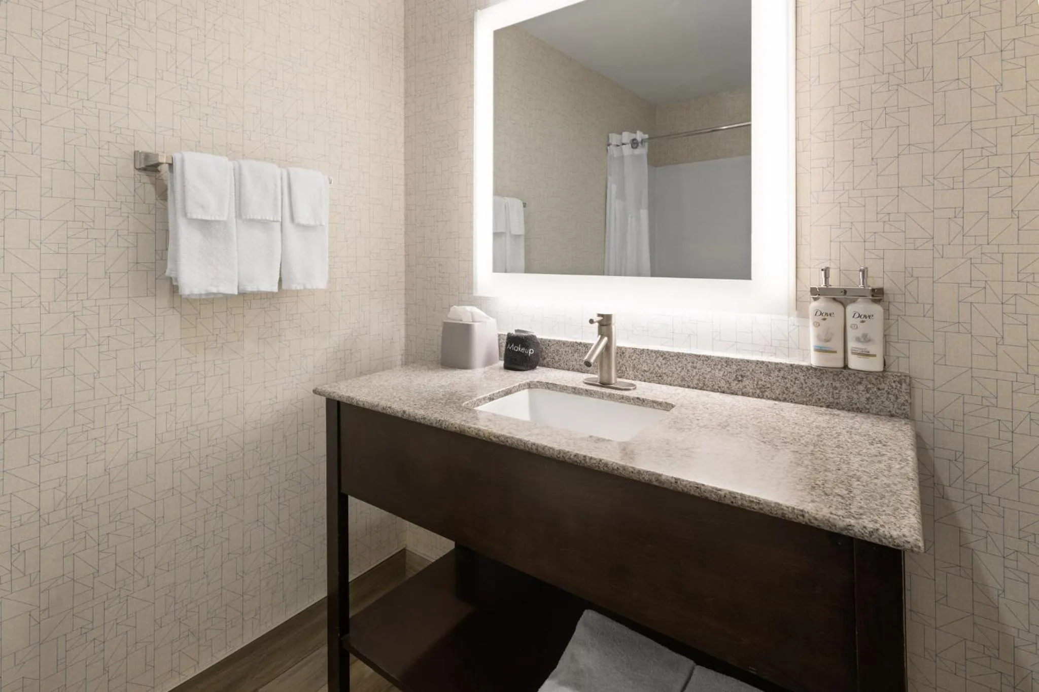 Photo of the whole room in Holiday Inn Express Hotel & Suites Hamburg by IHG