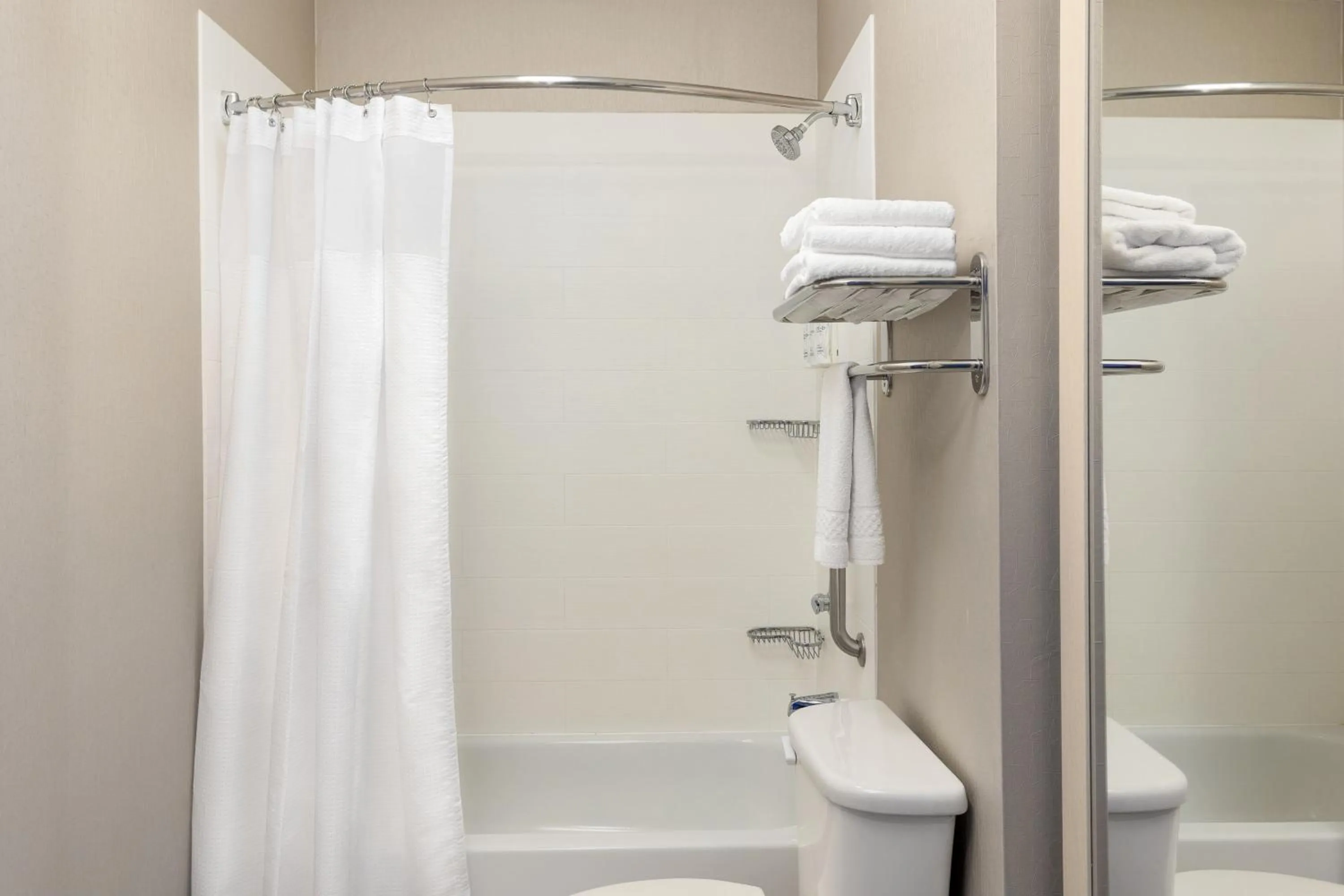 Bathroom in SpringHill Suites by Marriott Sacramento Roseville
