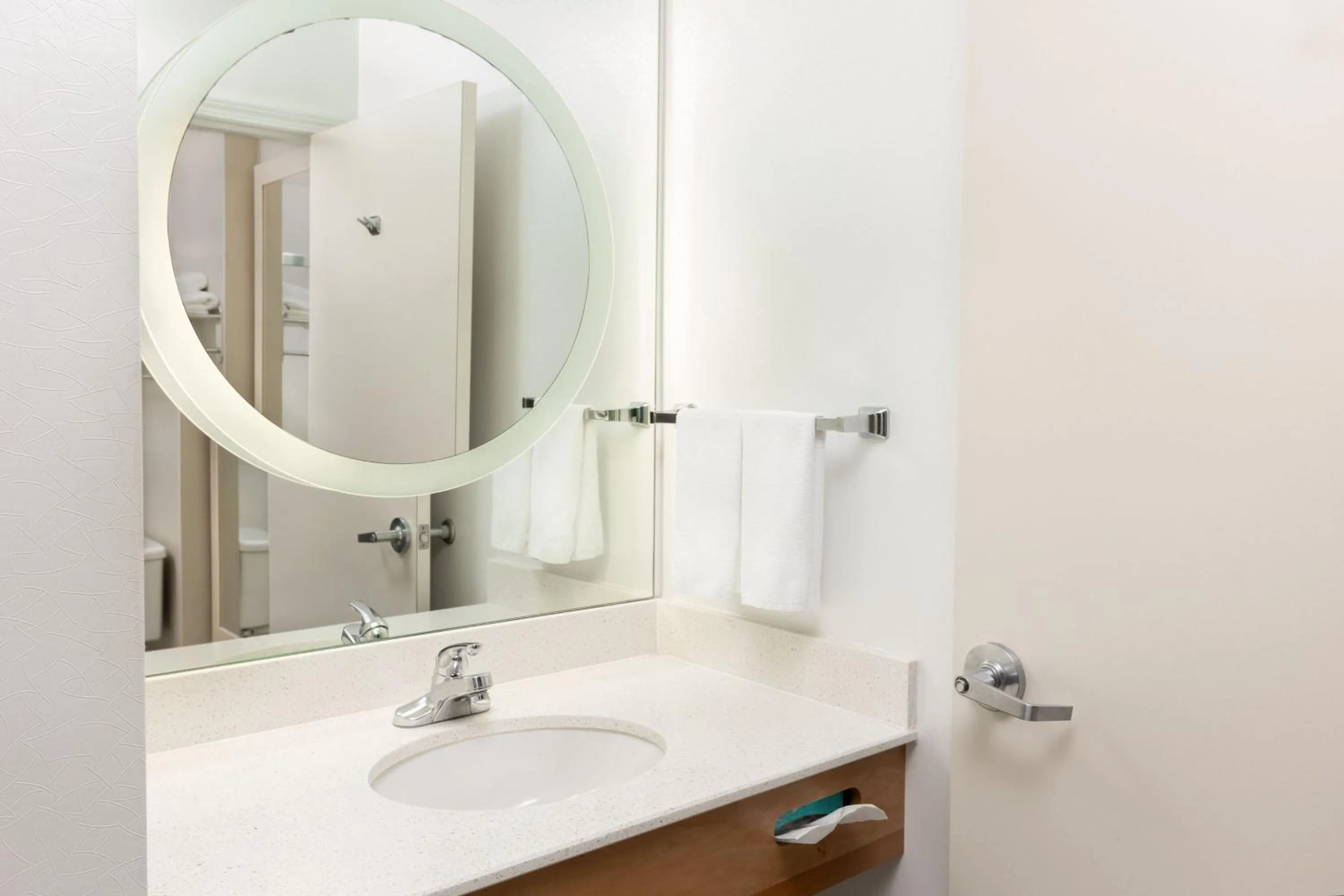 Bathroom in SpringHill Suites by Marriott Sacramento Roseville