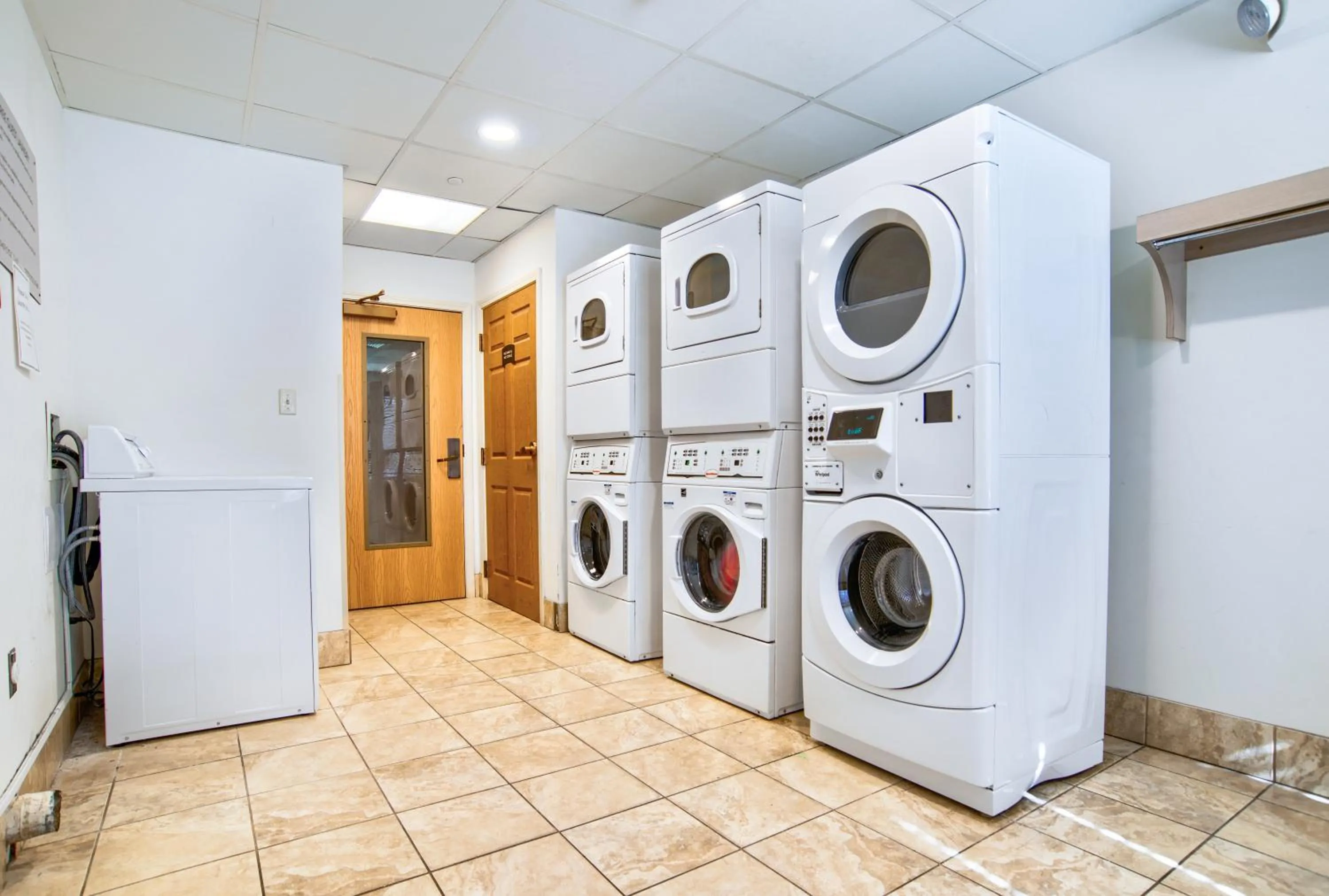 washing machine in Staybridge Suites Gulf Shores by IHG