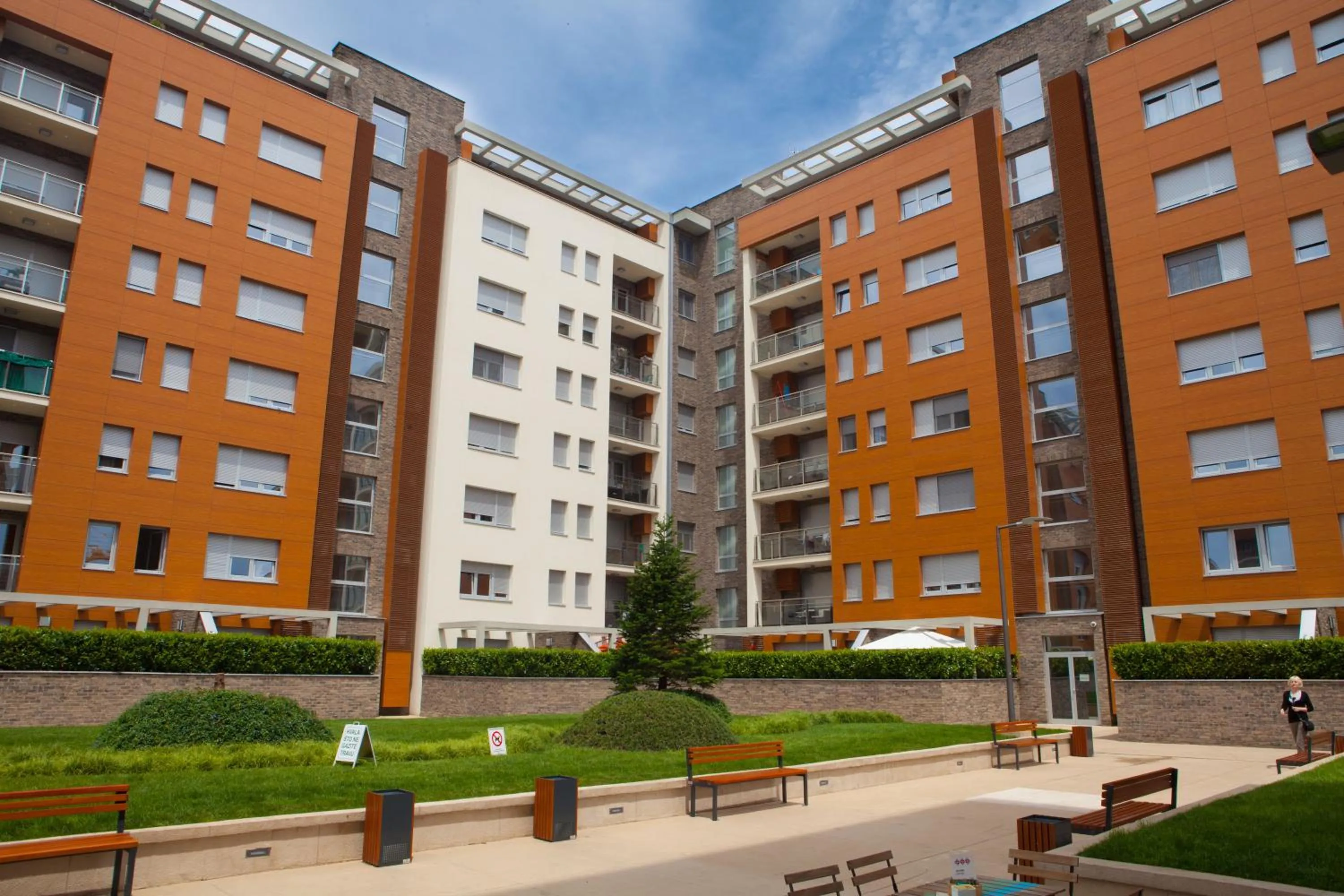 Neighbourhood in Gentleman Dog Apartment