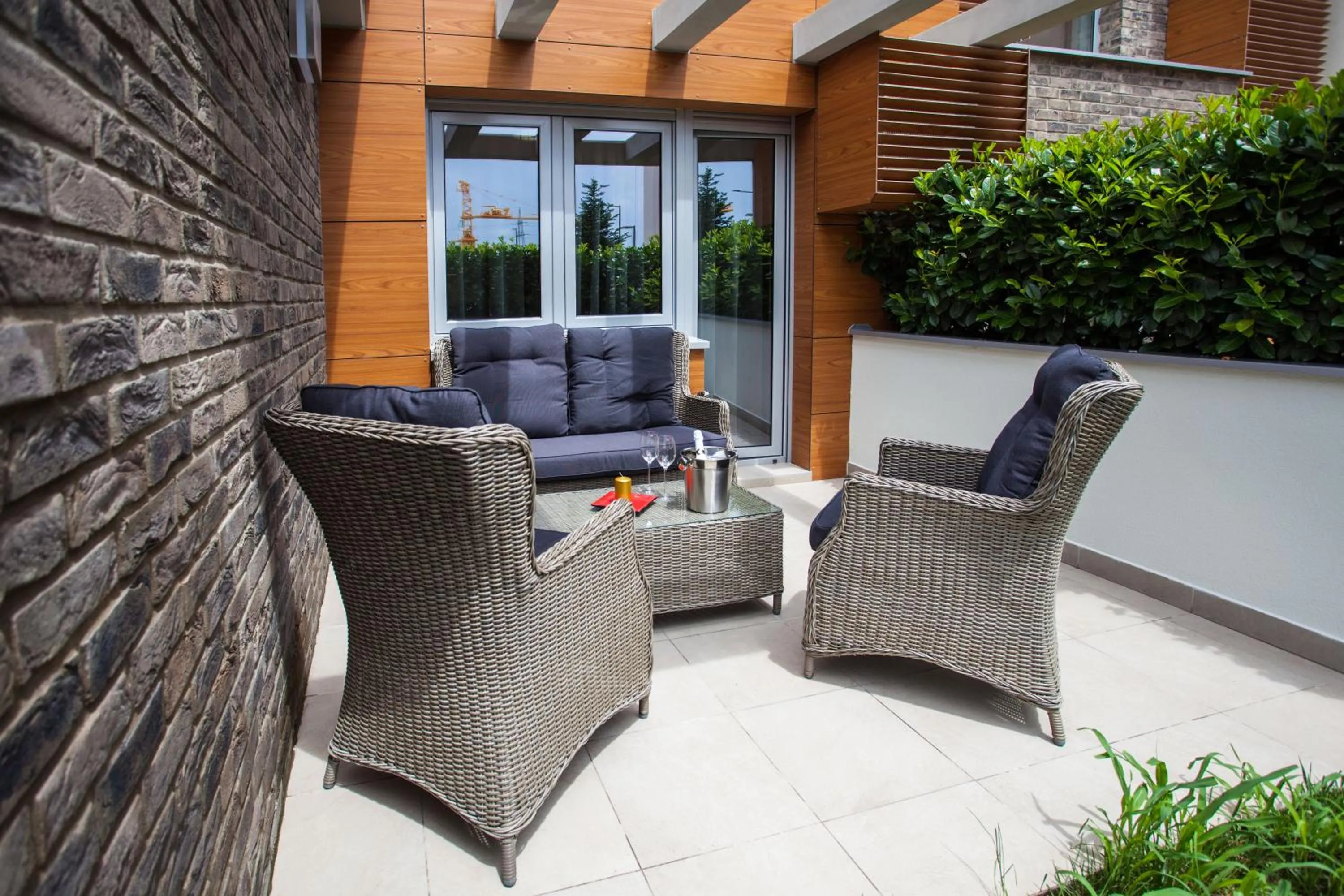 Balcony/Terrace in Gentleman Dog Apartment