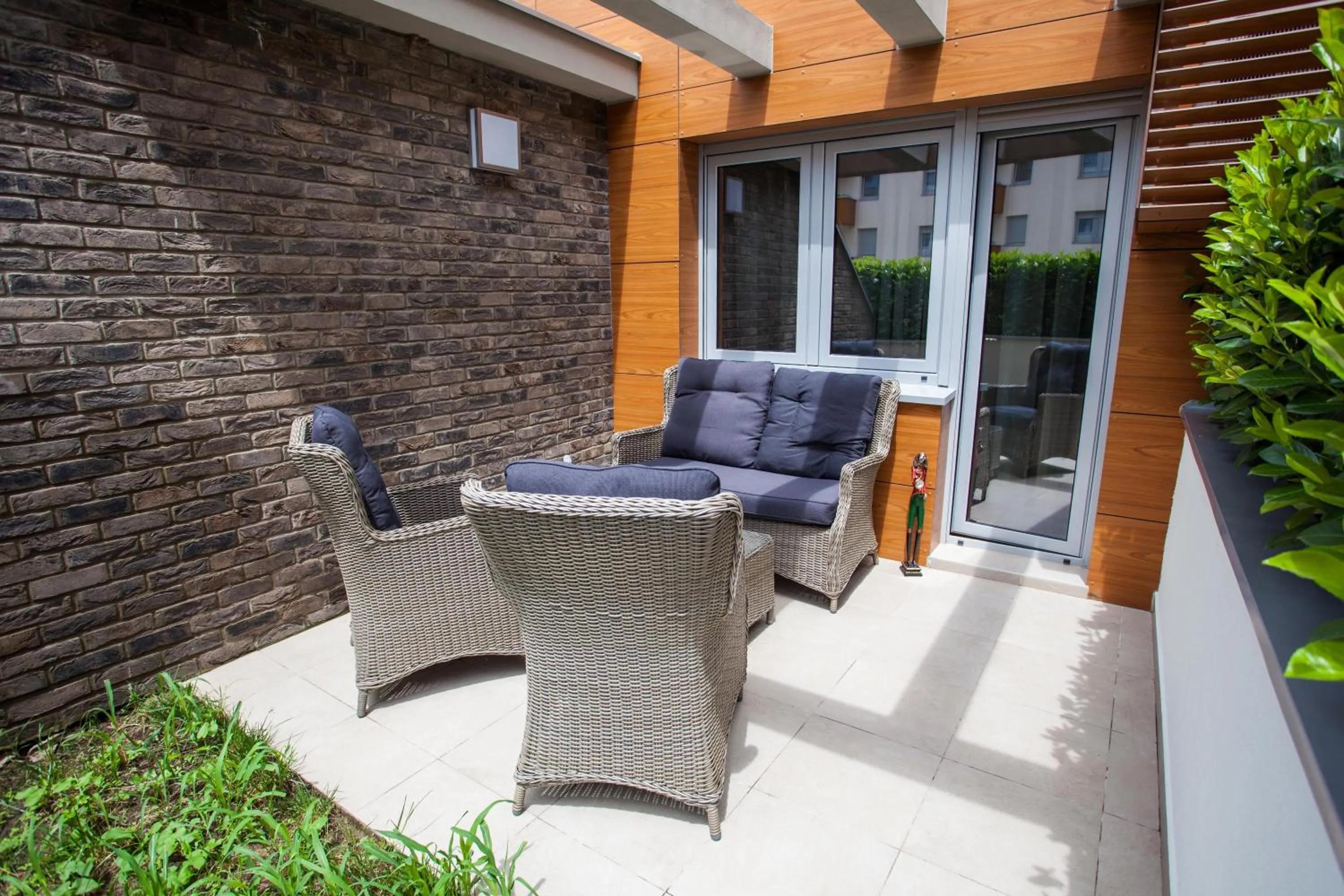 Balcony/Terrace in Gentleman Dog Apartment