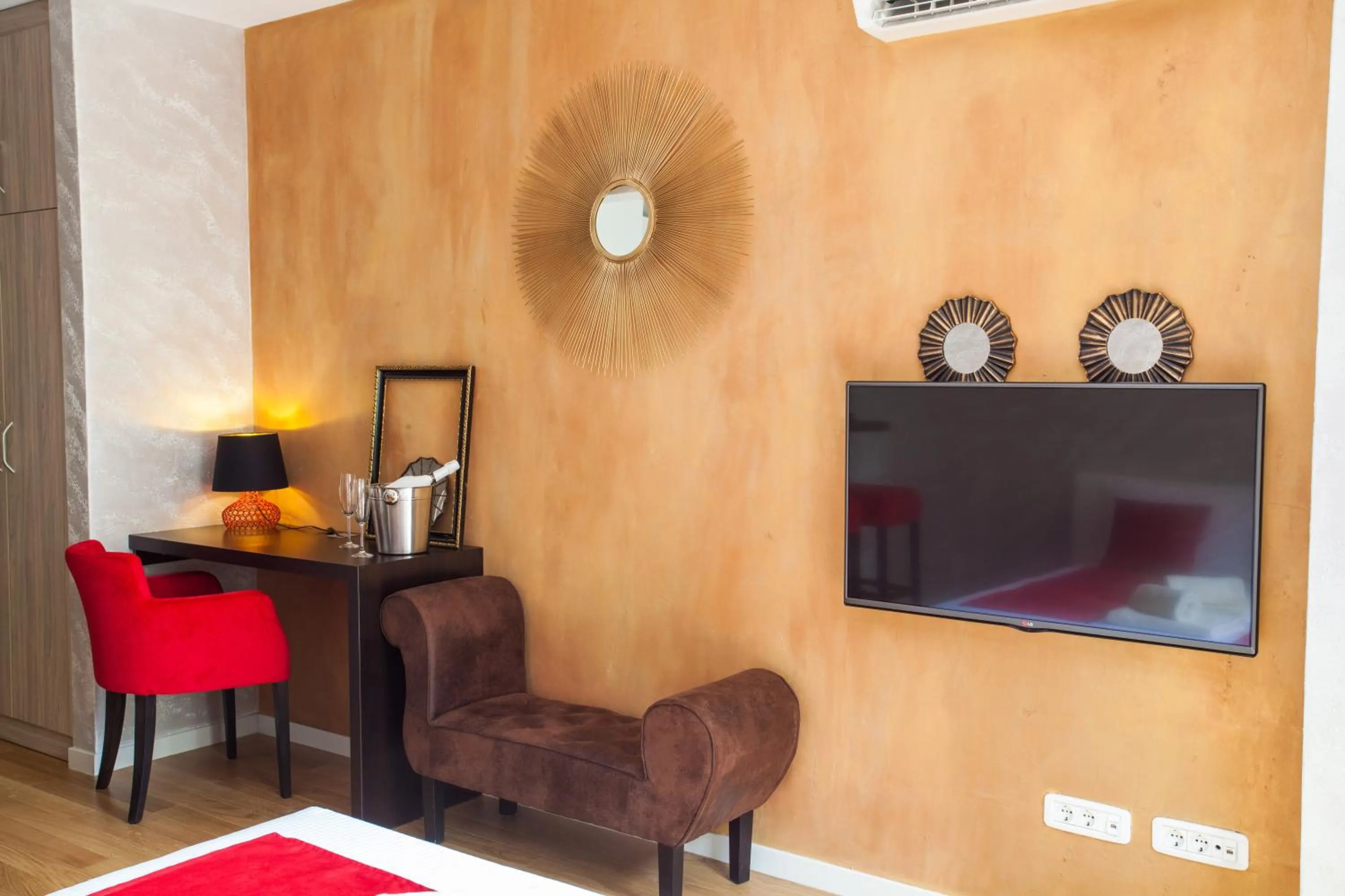 Decorative detail in Gentleman Dog Apartment