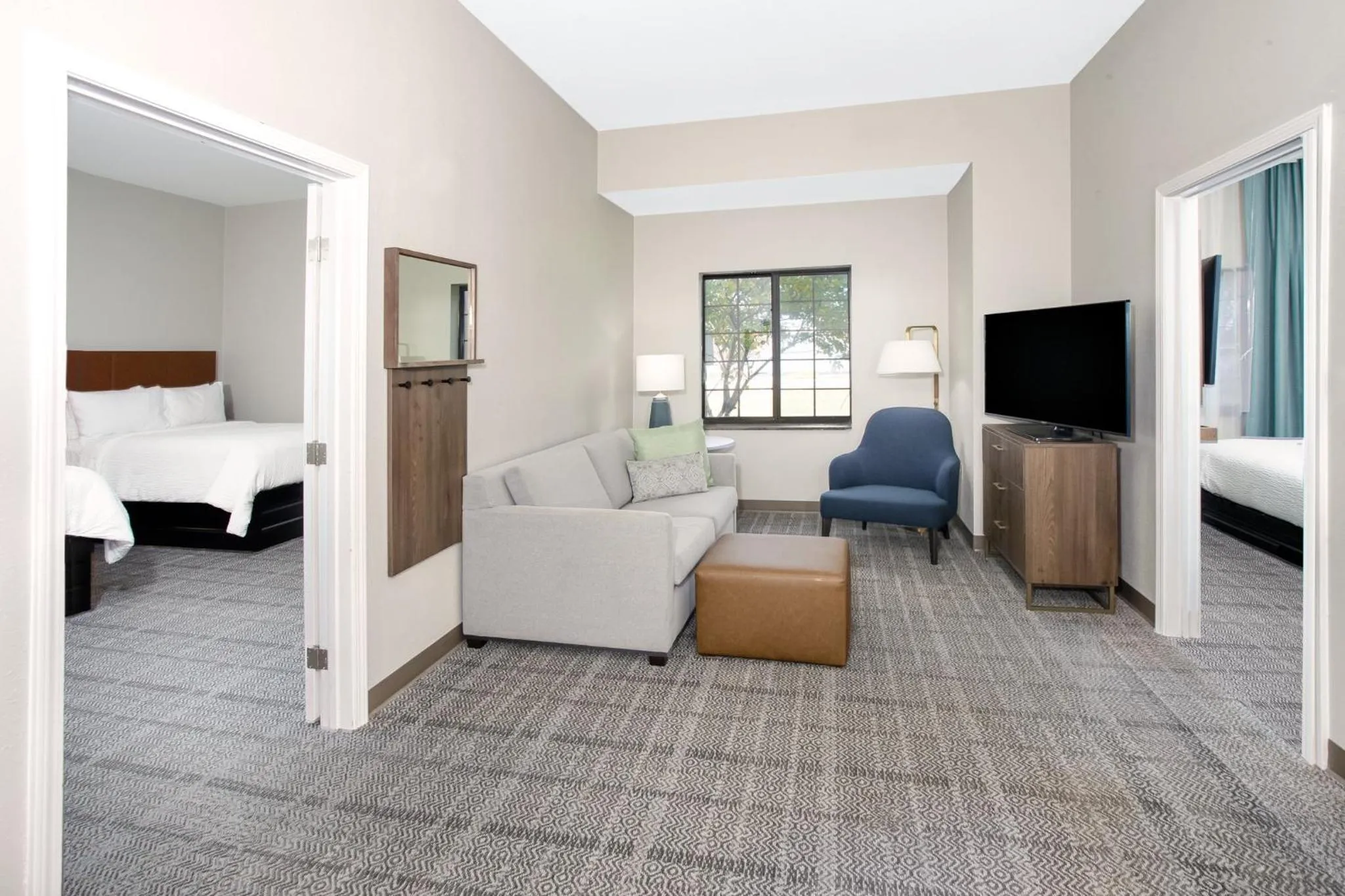 Photo of the whole room, Bed in Staybridge Suites Williamsville Buffalo by IHG