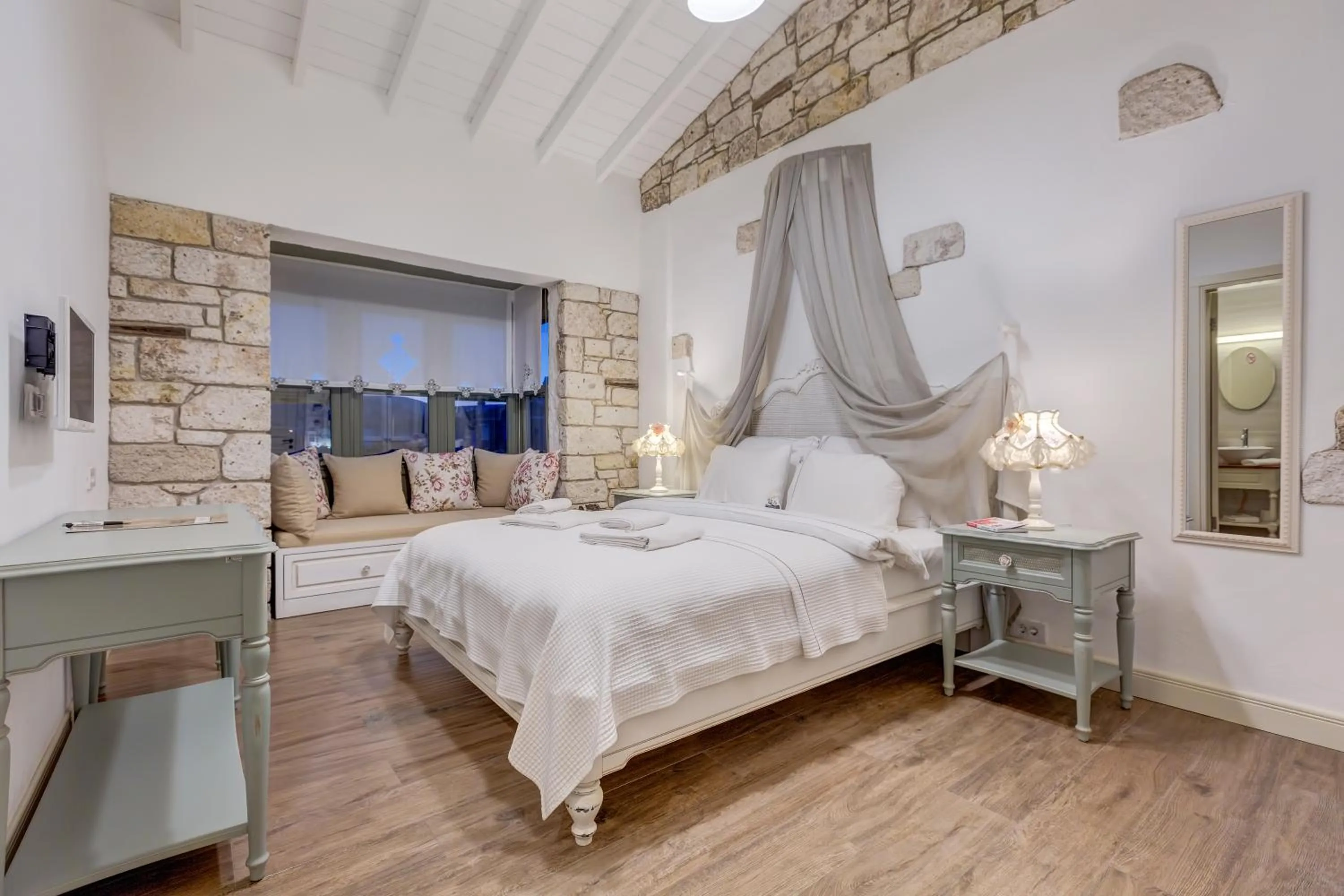 Photo of the whole room, Bed in Kose Konak Butik Hotel-Special