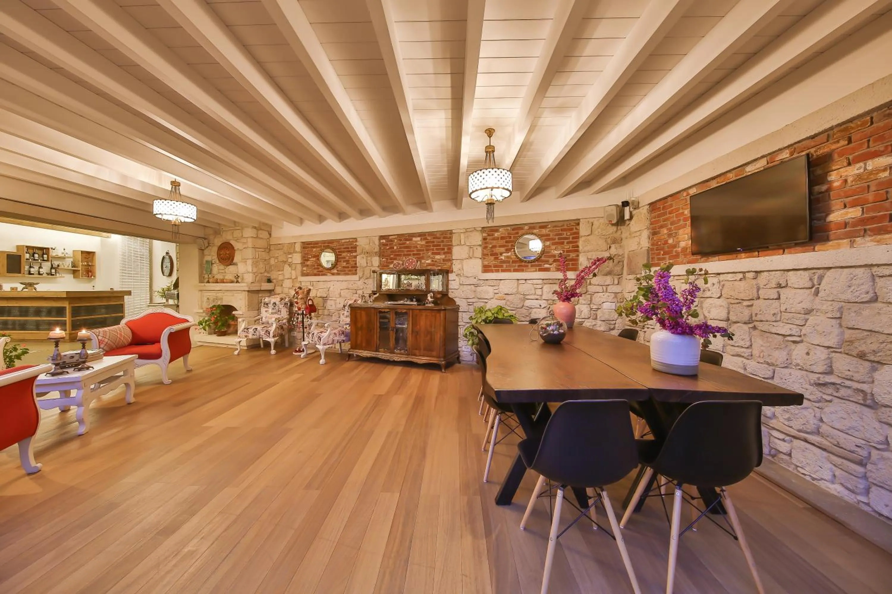 Communal lounge/ TV room in Kose Konak Butik Hotel-Special