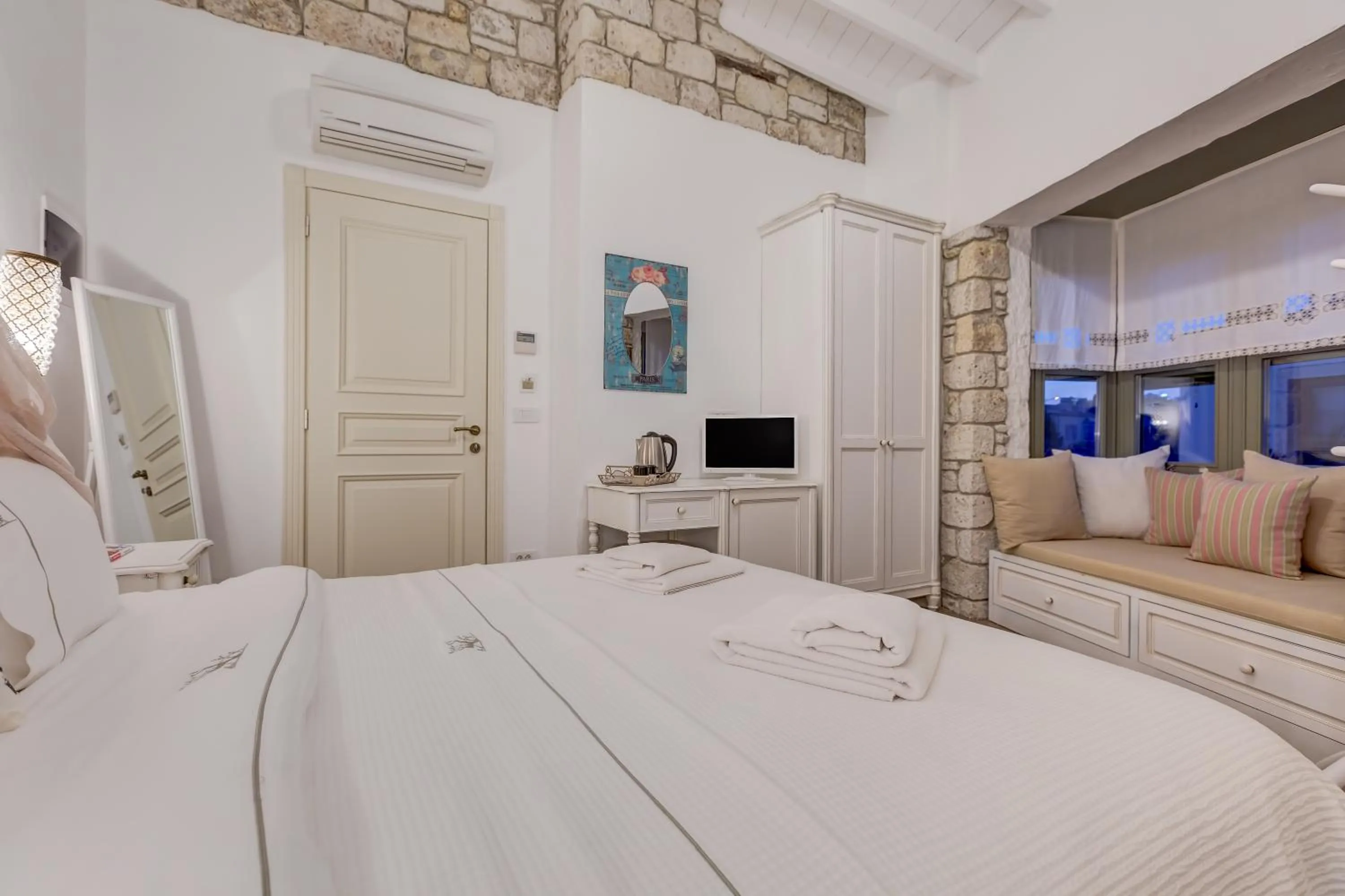 Photo of the whole room, Bed in Kose Konak Butik Hotel-Special