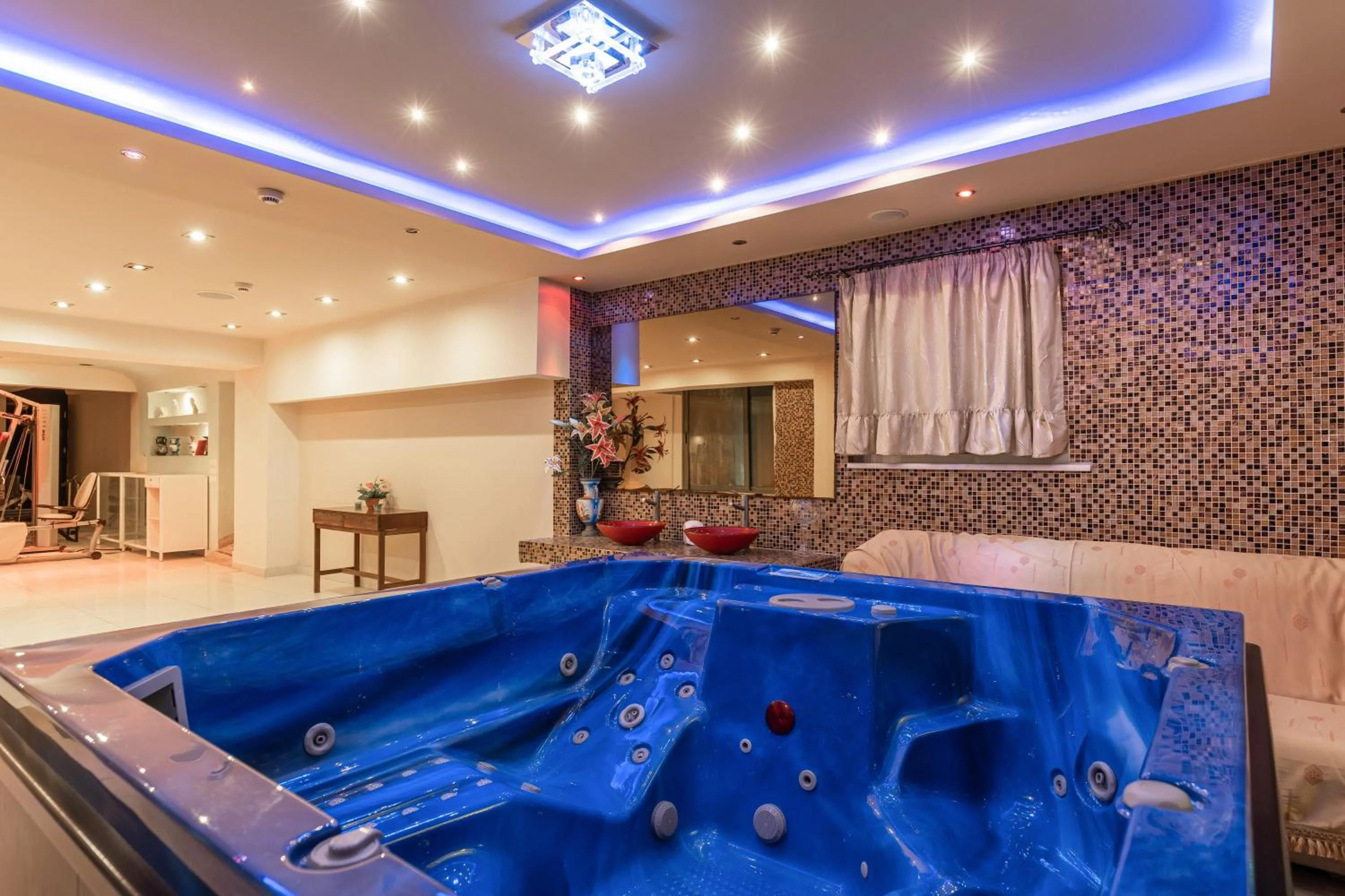 Hot Tub in Esperia Hotel