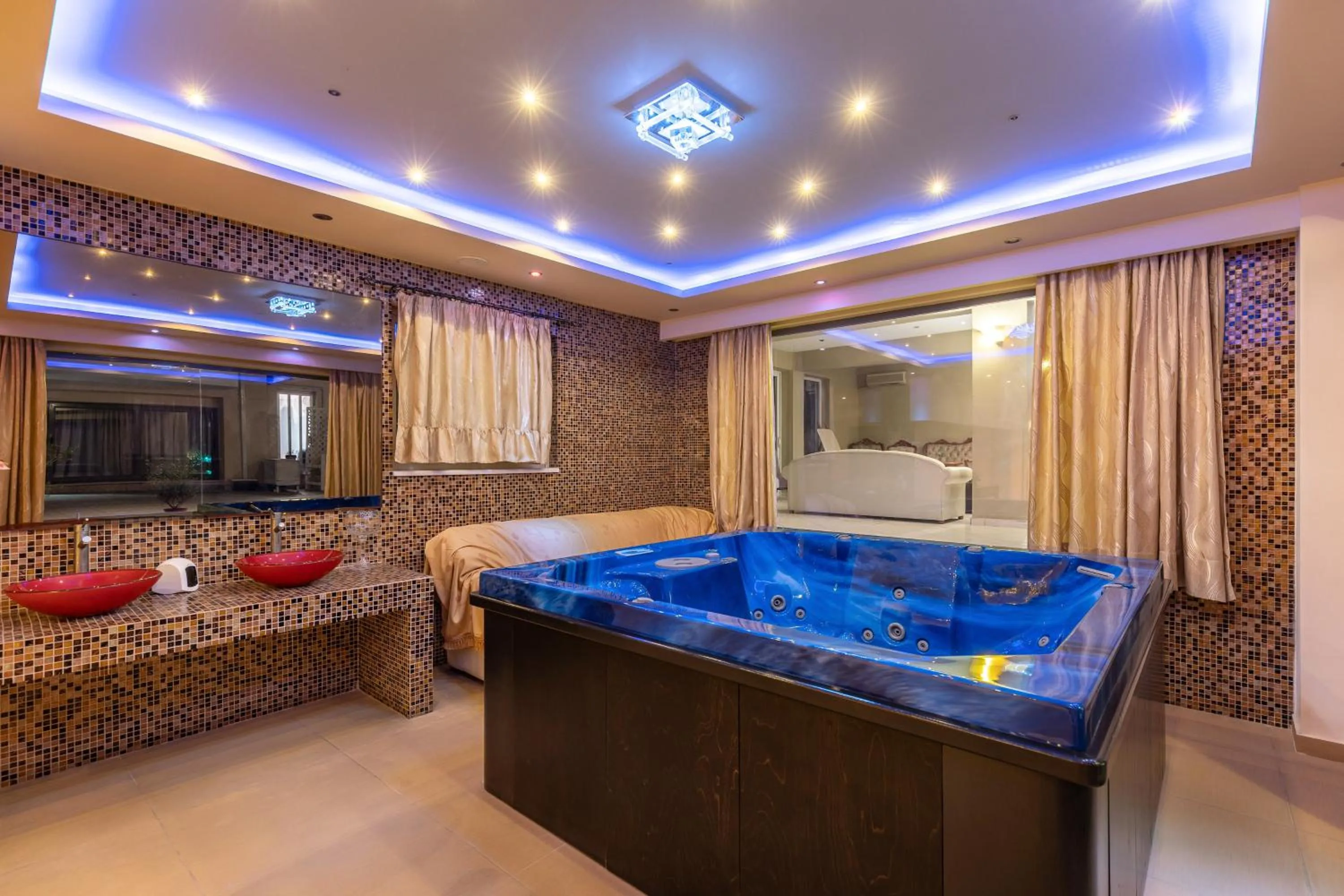 Hot Tub in Esperia Hotel