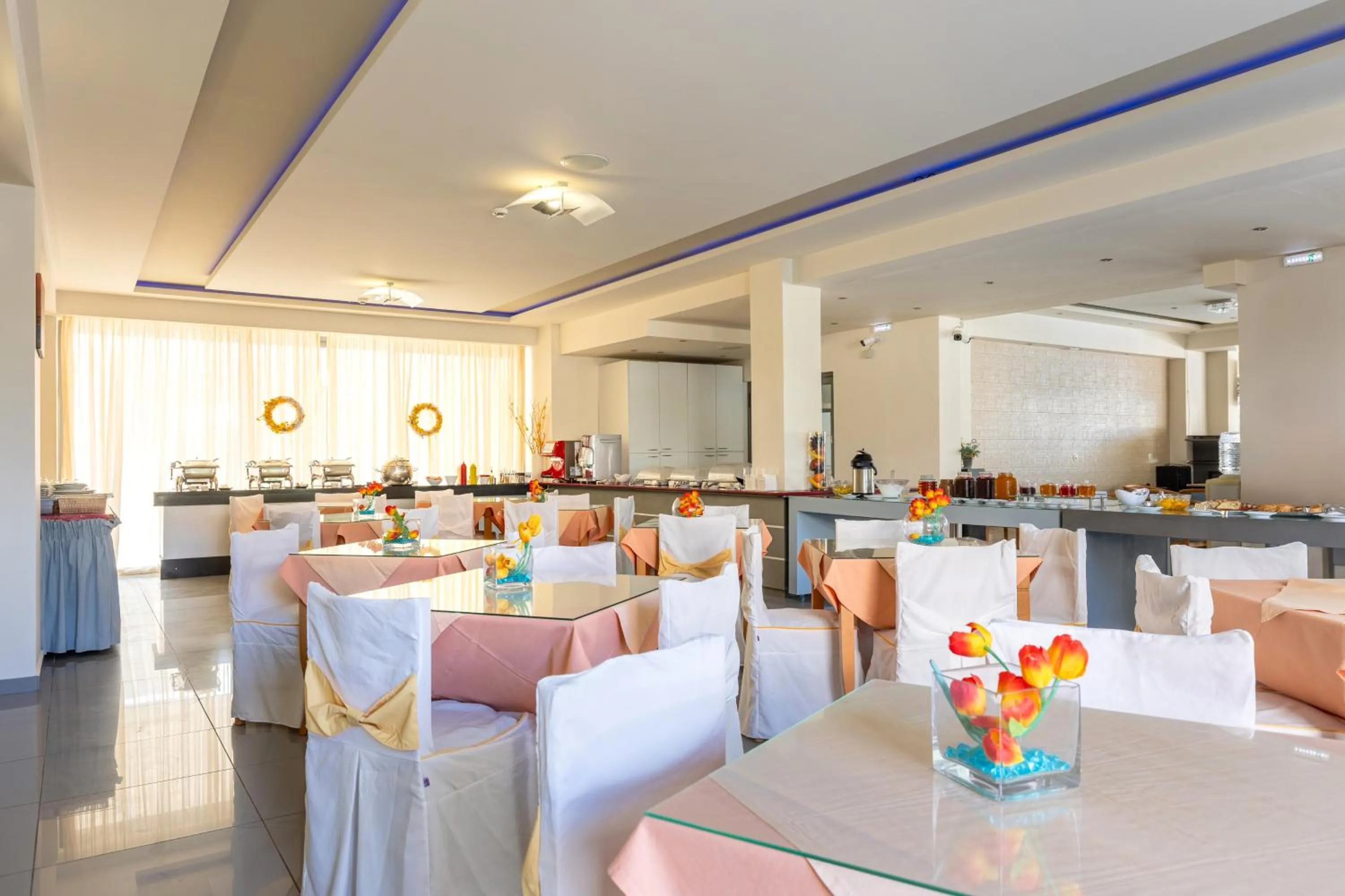 Restaurant/places to eat in Esperia Hotel