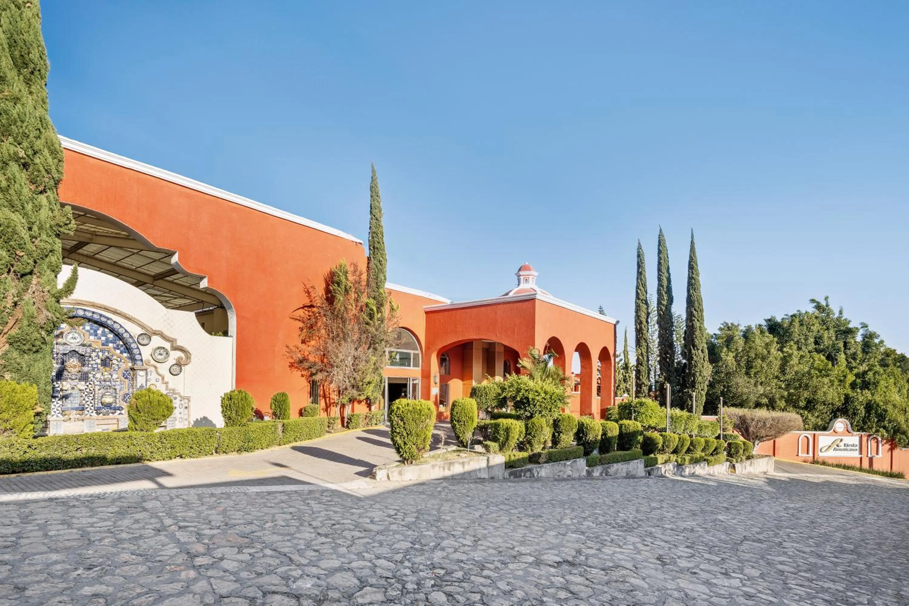 Facade/entrance in Fiesta Americana Hacienda Ixtapan de La Sal