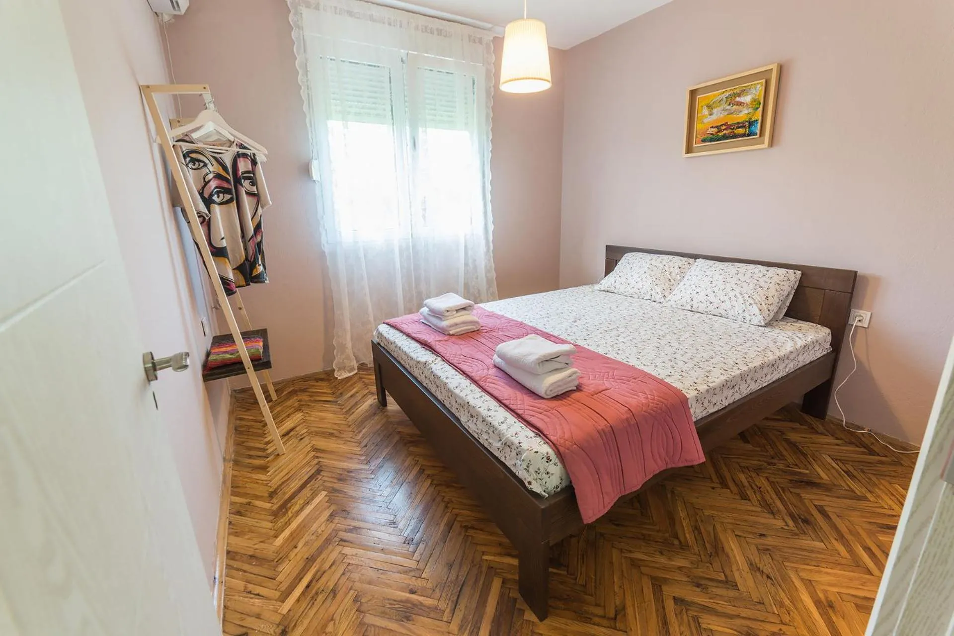 Double Room with Shared Bathroom in Q PODGORICA Beds,Rooms and more