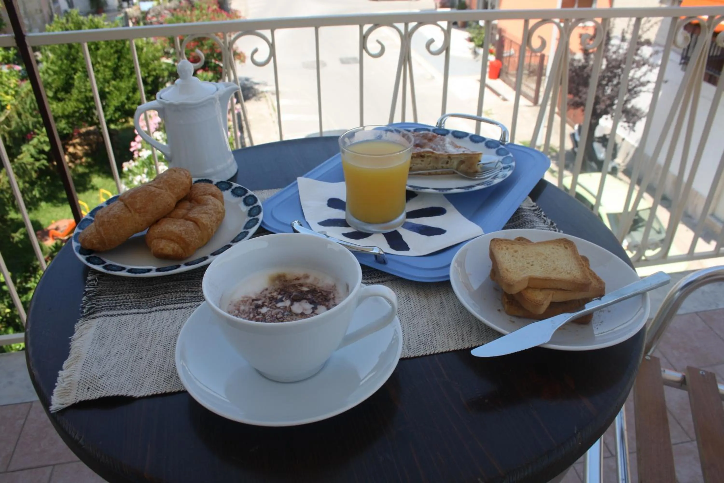 Italian breakfast in Da Fabio Bed and Breakfast