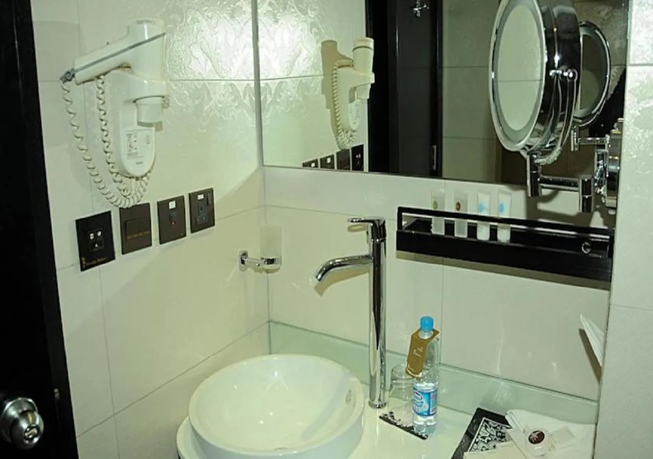 Bathroom in Continent Al Waha Hotel Riyad