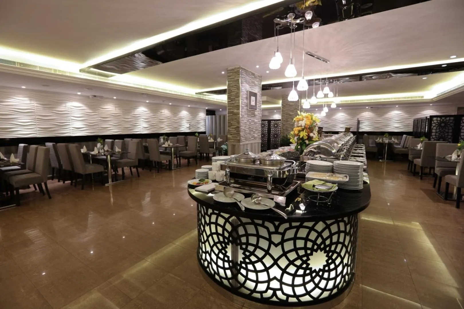 Restaurant/places to eat in Continent Al Waha Hotel Riyad
