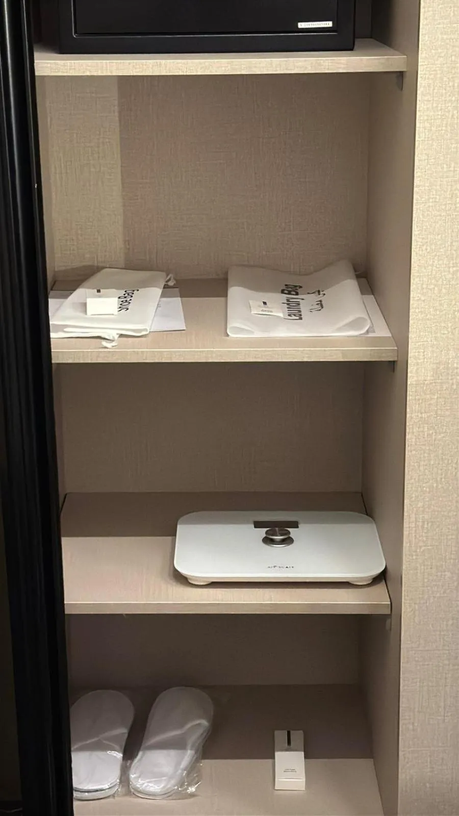 wardrobe in Continent Al Waha Hotel Riyad