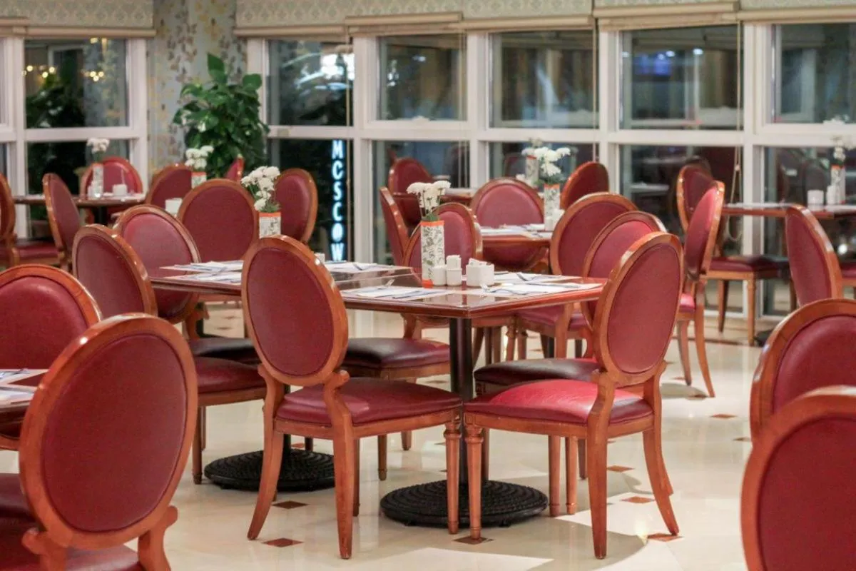 Restaurant/places to eat in Moscow Hotel
