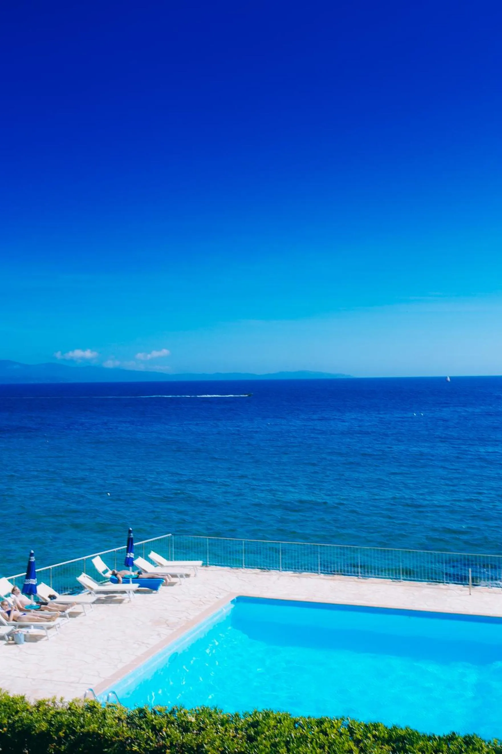 Swimming pool in Hôtel Cala di Sole