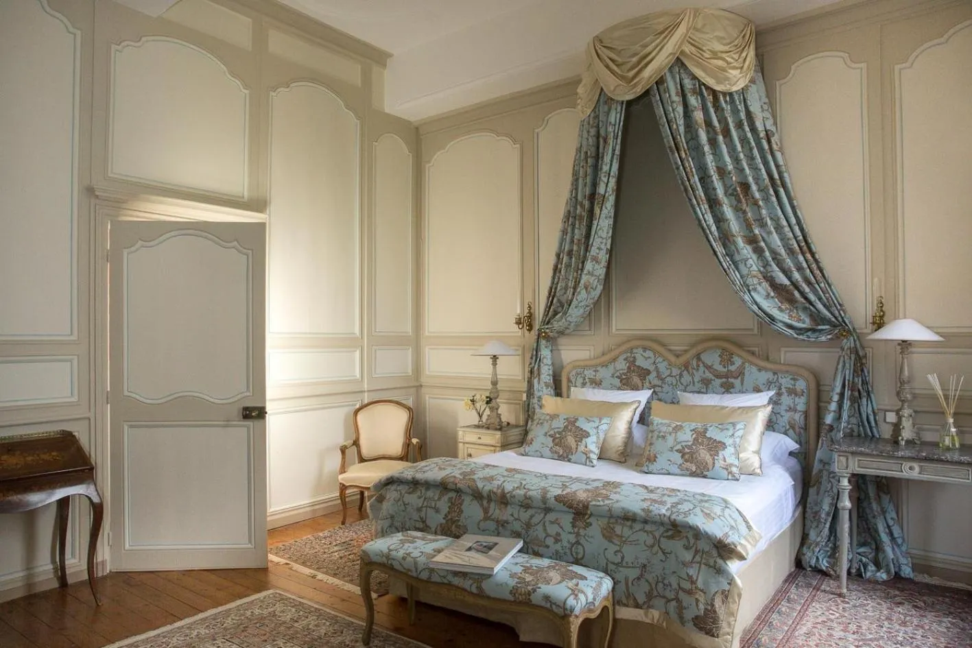 Photo of the whole room, Bed in Château de La Ballue - Teritoria