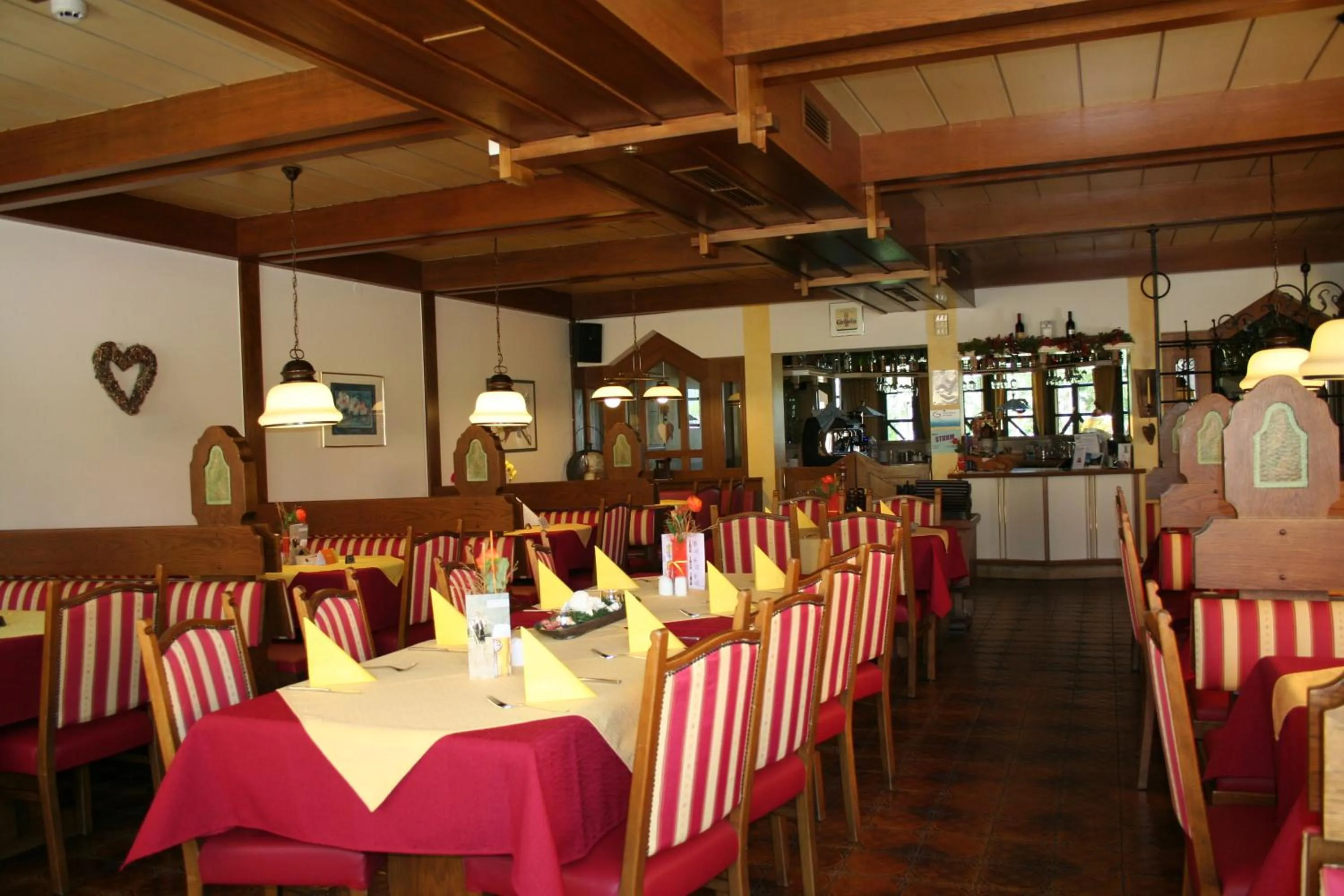 Restaurant/places to eat in Hotel Gasthof Schweizerhaus