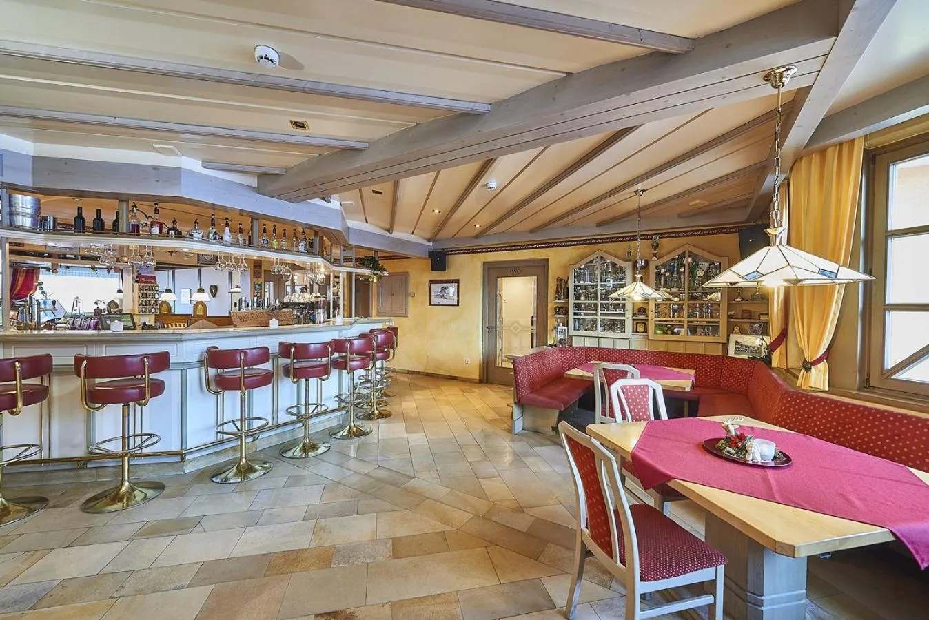 Lounge or bar in Hotel Gasthof Schweizerhaus