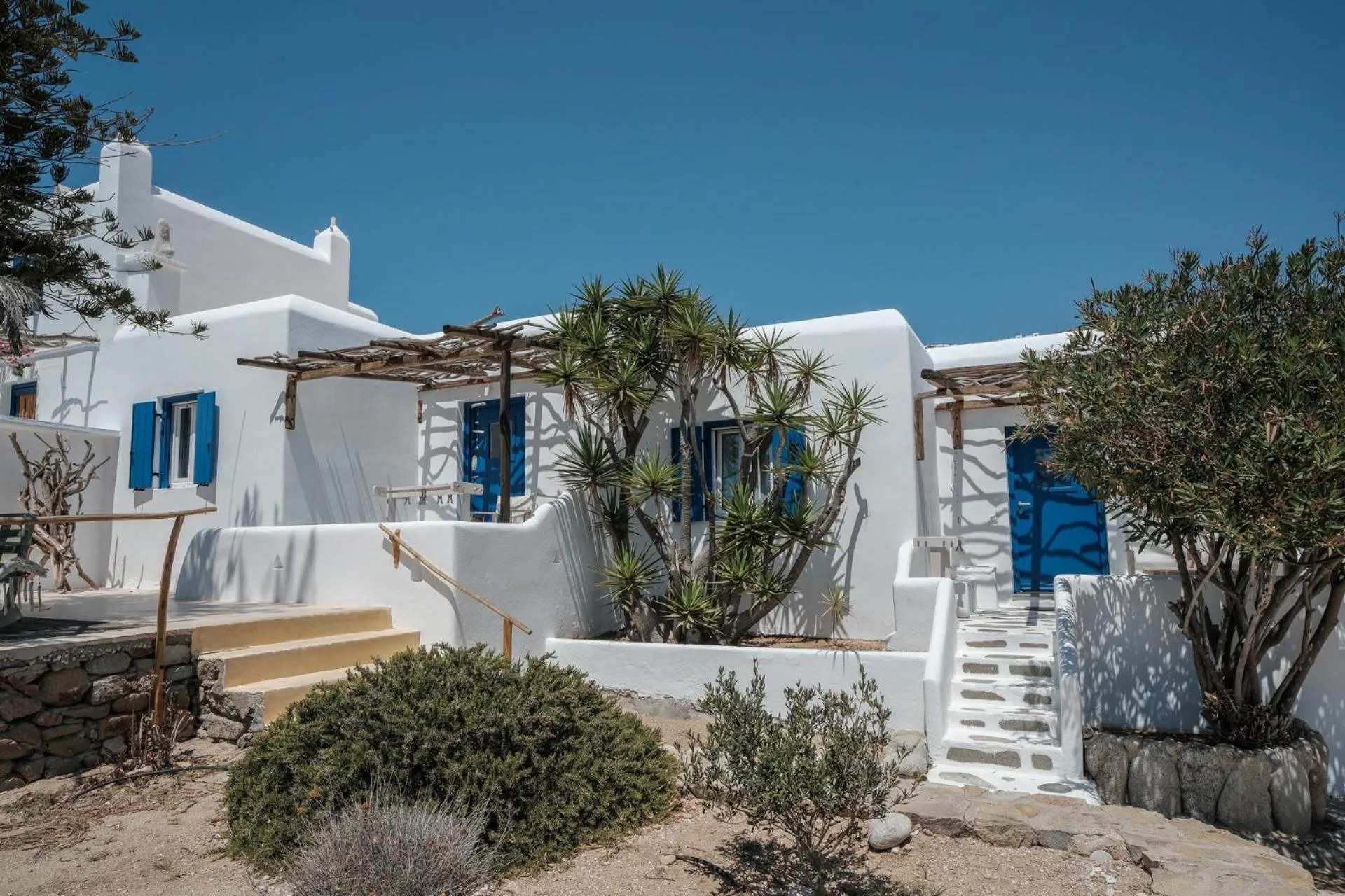 Property building in Baba Houlakia