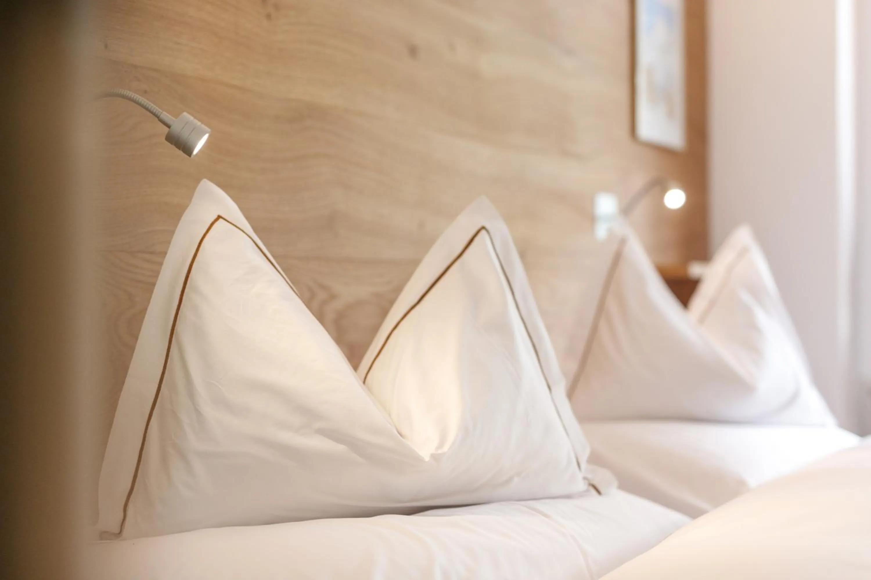 Bed in Hotel Edelweiss Blatten Lötschental