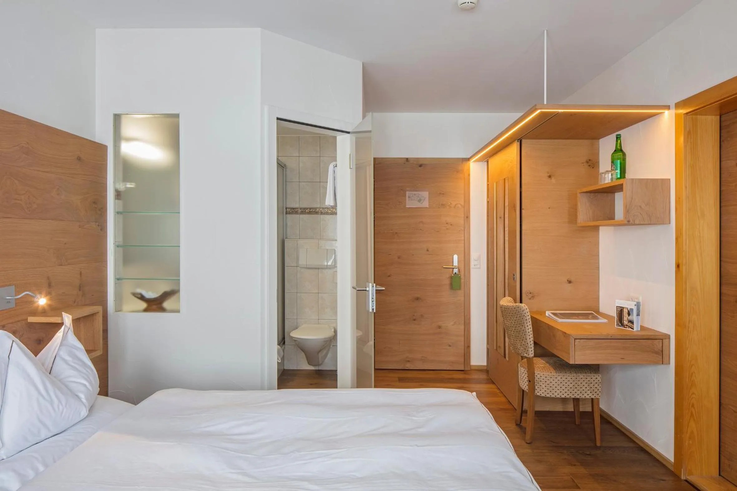 Photo of the whole room in Hotel Edelweiss Blatten Lötschental