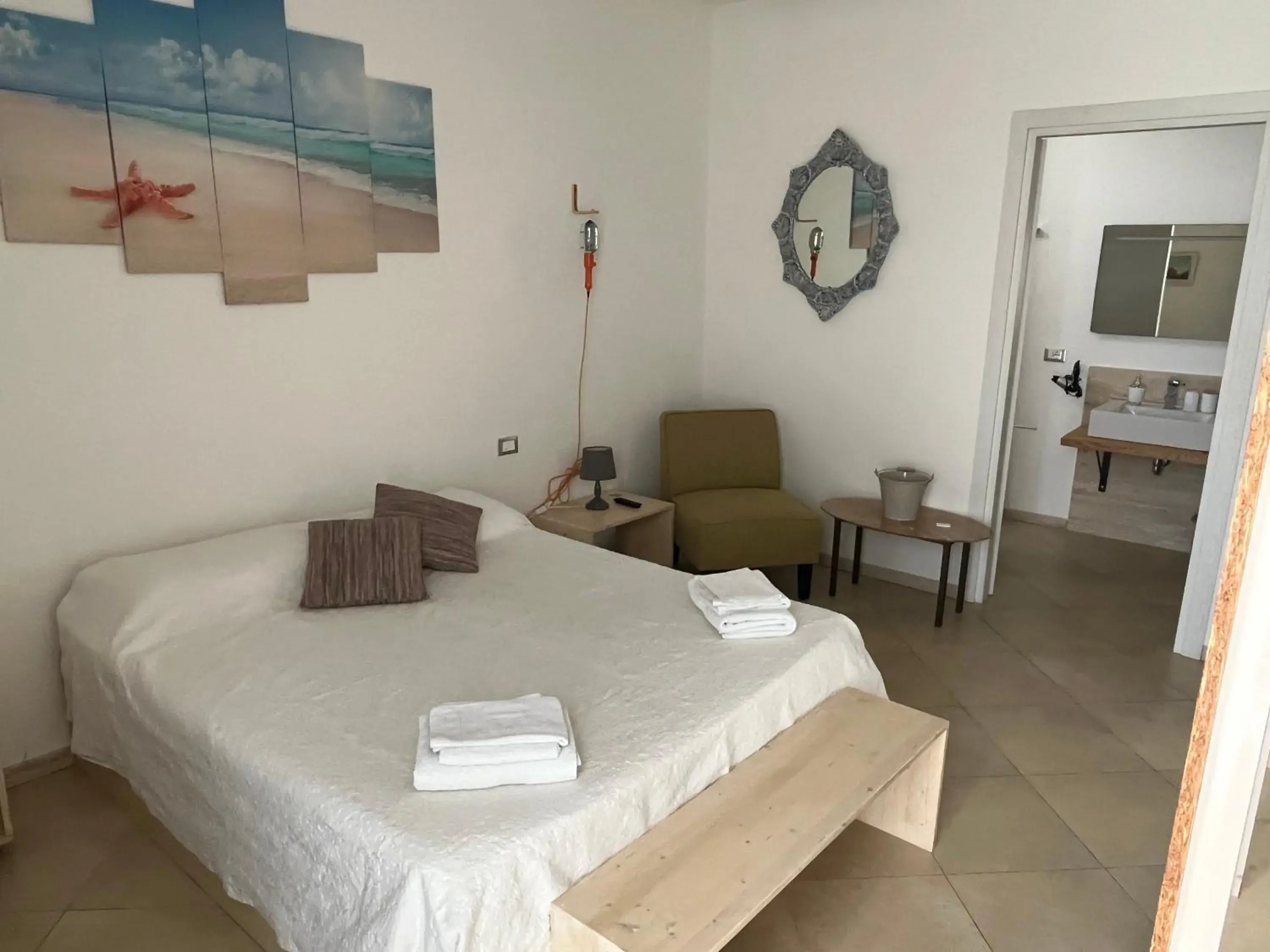 Double Room with Extra Bed - single occupancy in Percebes Exclusive B&B Double Room with Extra Bed - single occupancy in Percebes Exclusive B&B