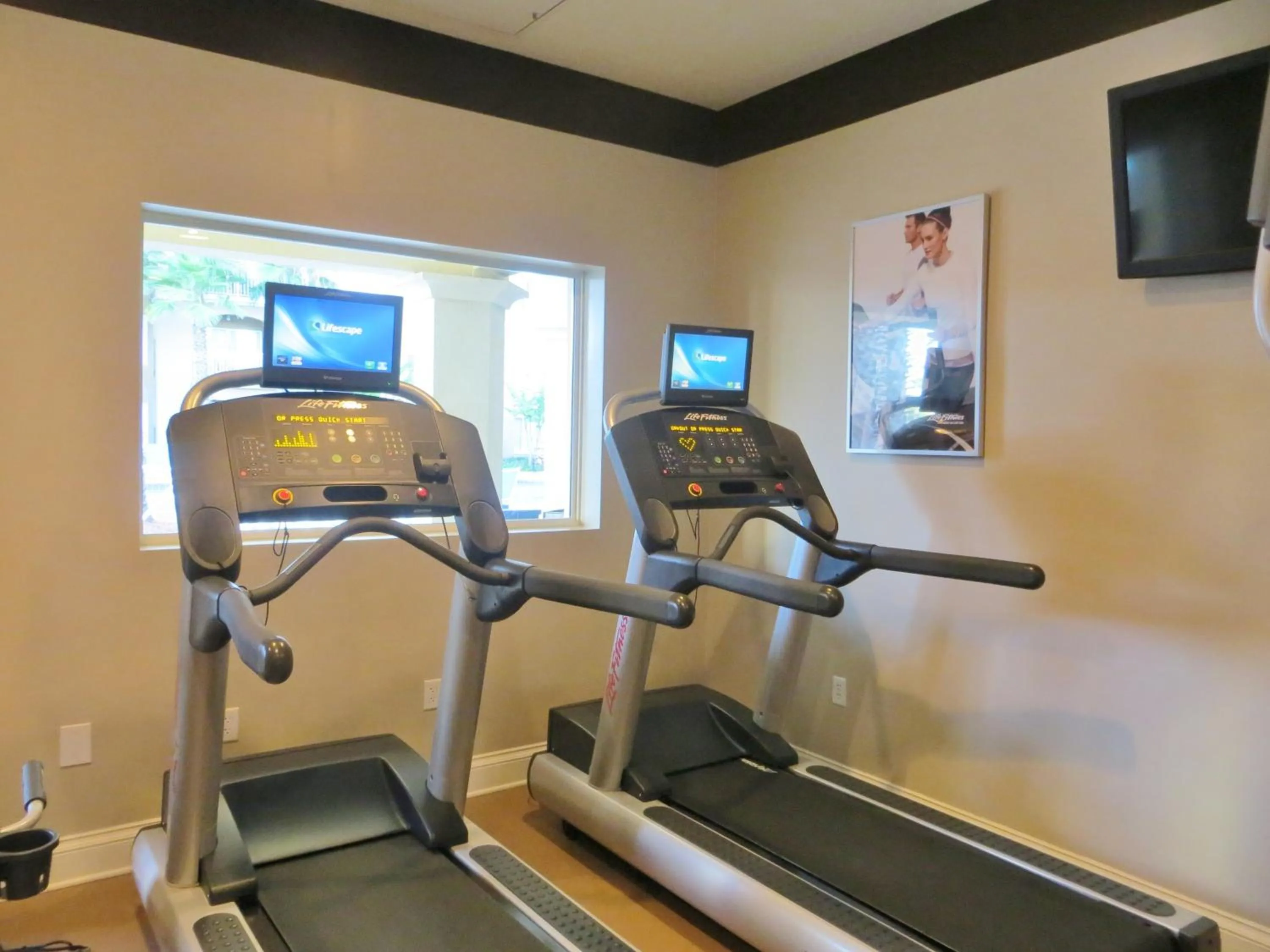 Fitness centre/facilities in The Point Hotel & Suites Universal