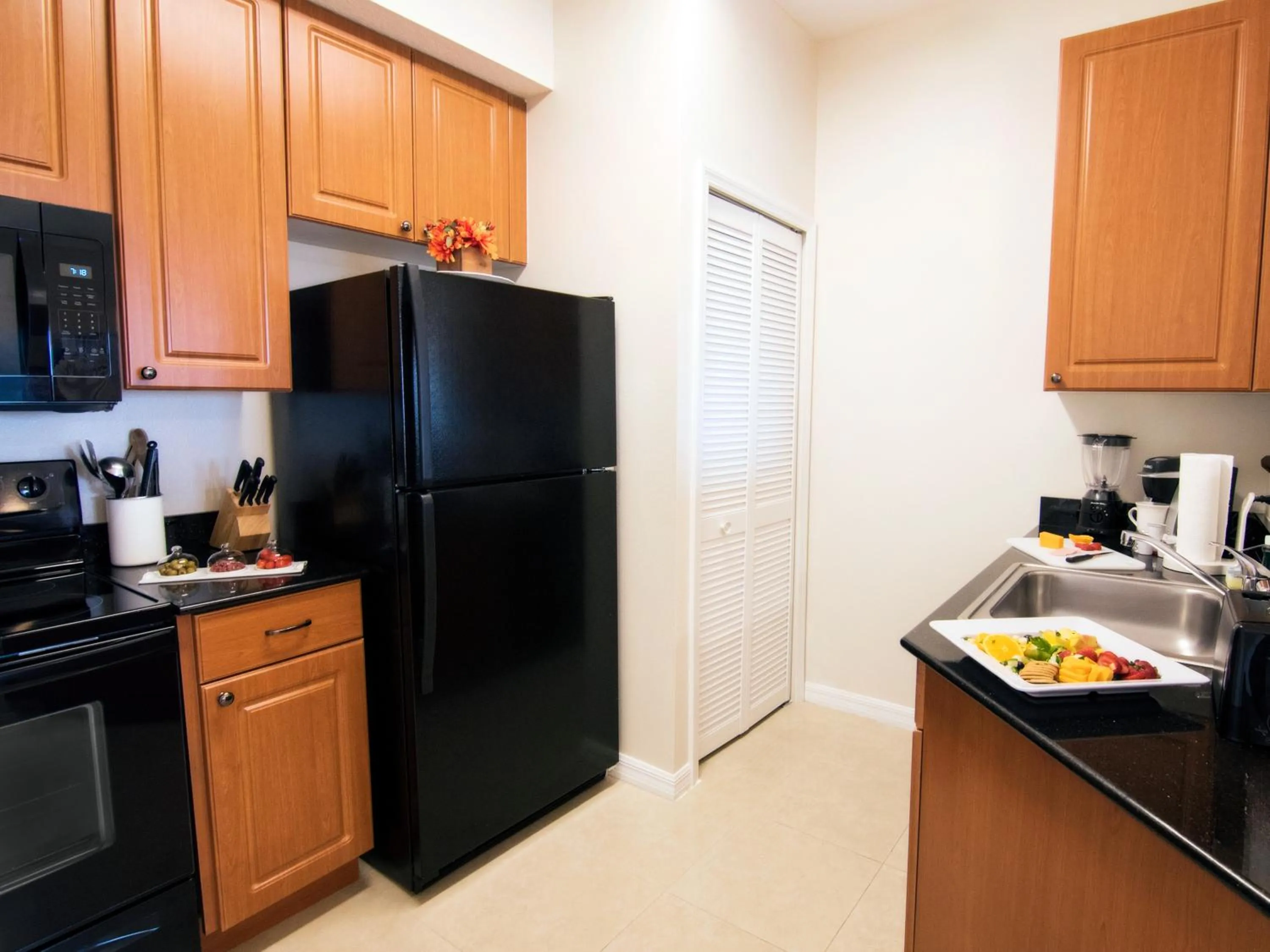 Kitchen or kitchenette in The Point Hotel & Suites Universal