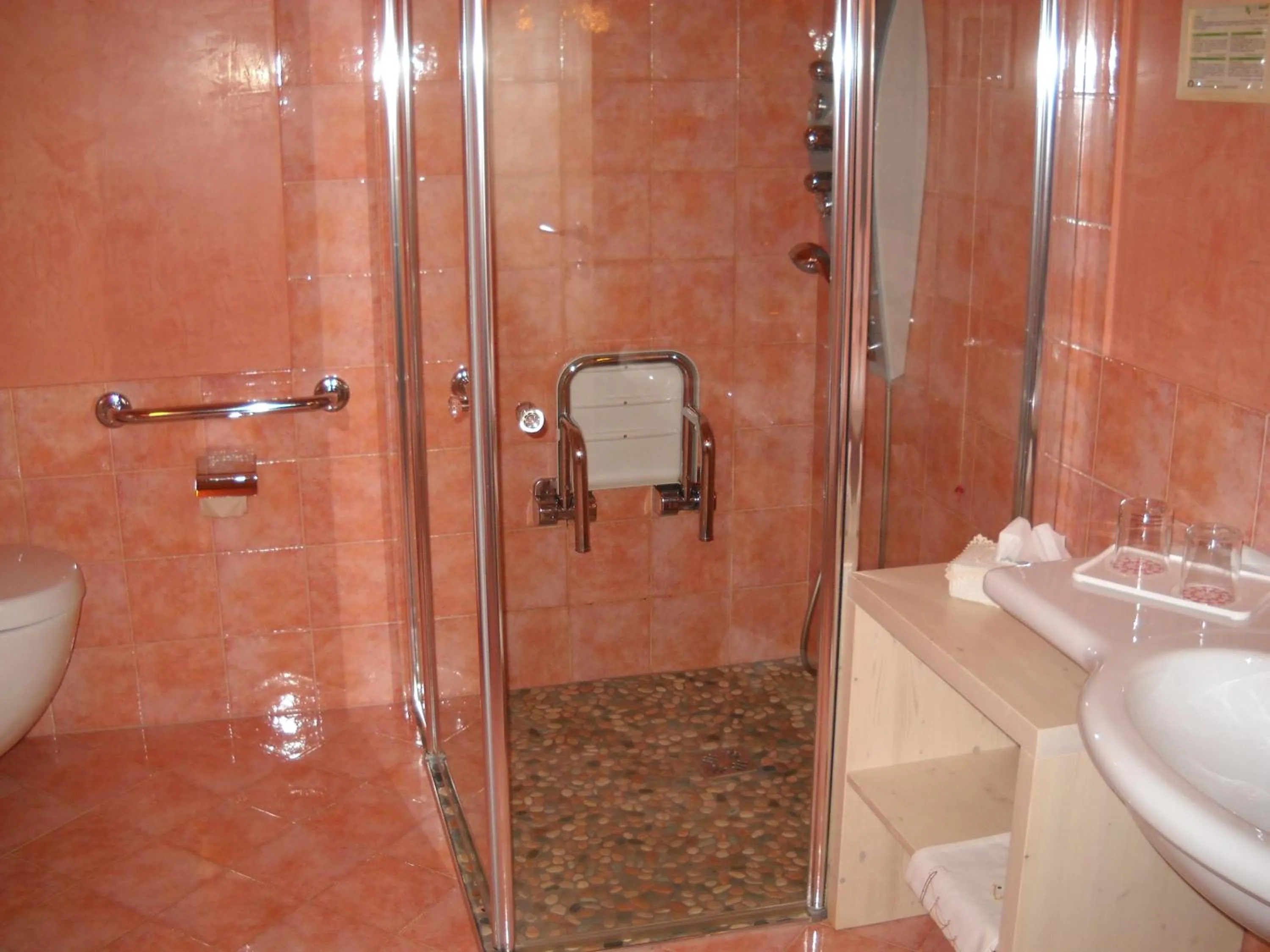 Bathroom in Castelir Suite Hotel