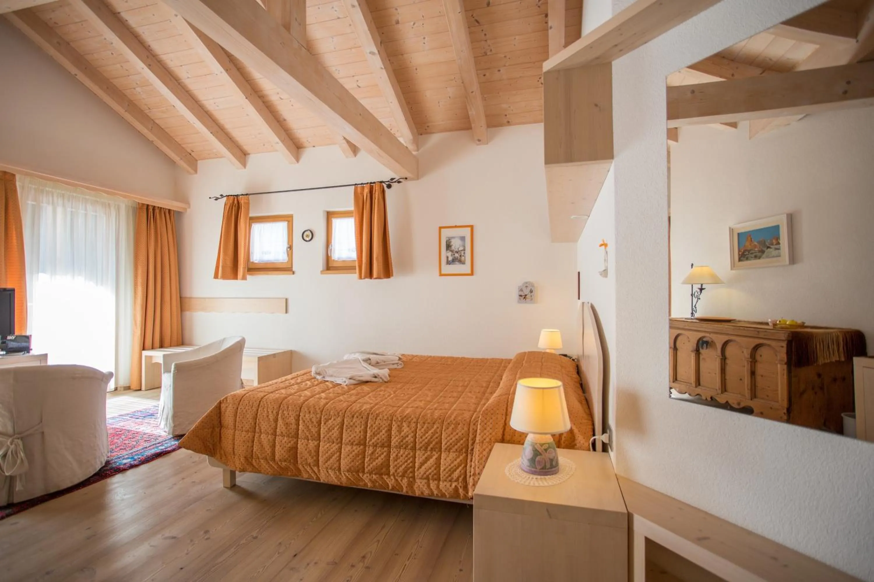 Photo of the whole room, Bed in Castelir Suite Hotel