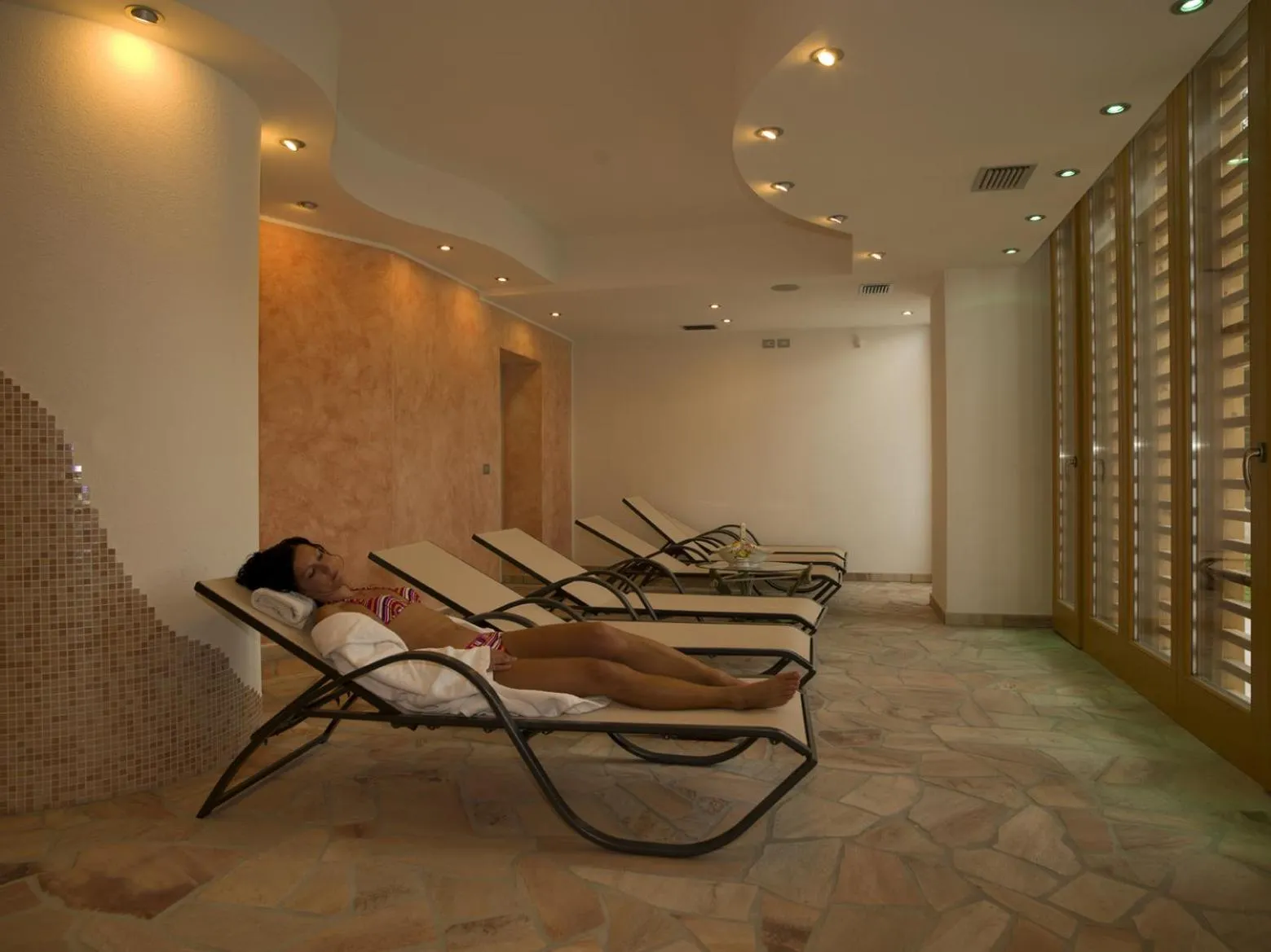 Spa and wellness centre/facilities in Castelir Suite Hotel