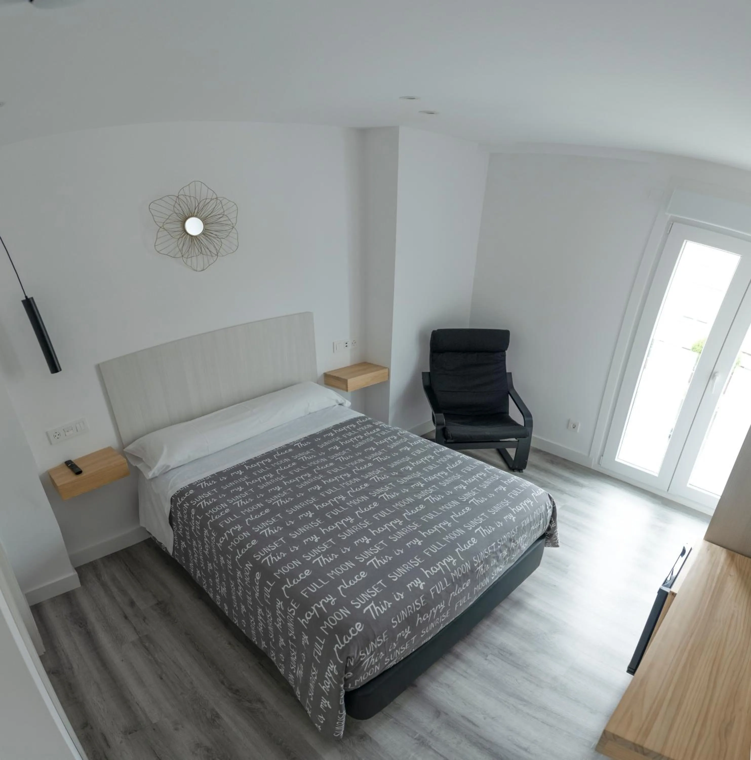 Photo of the whole room, Bed in Brisarte