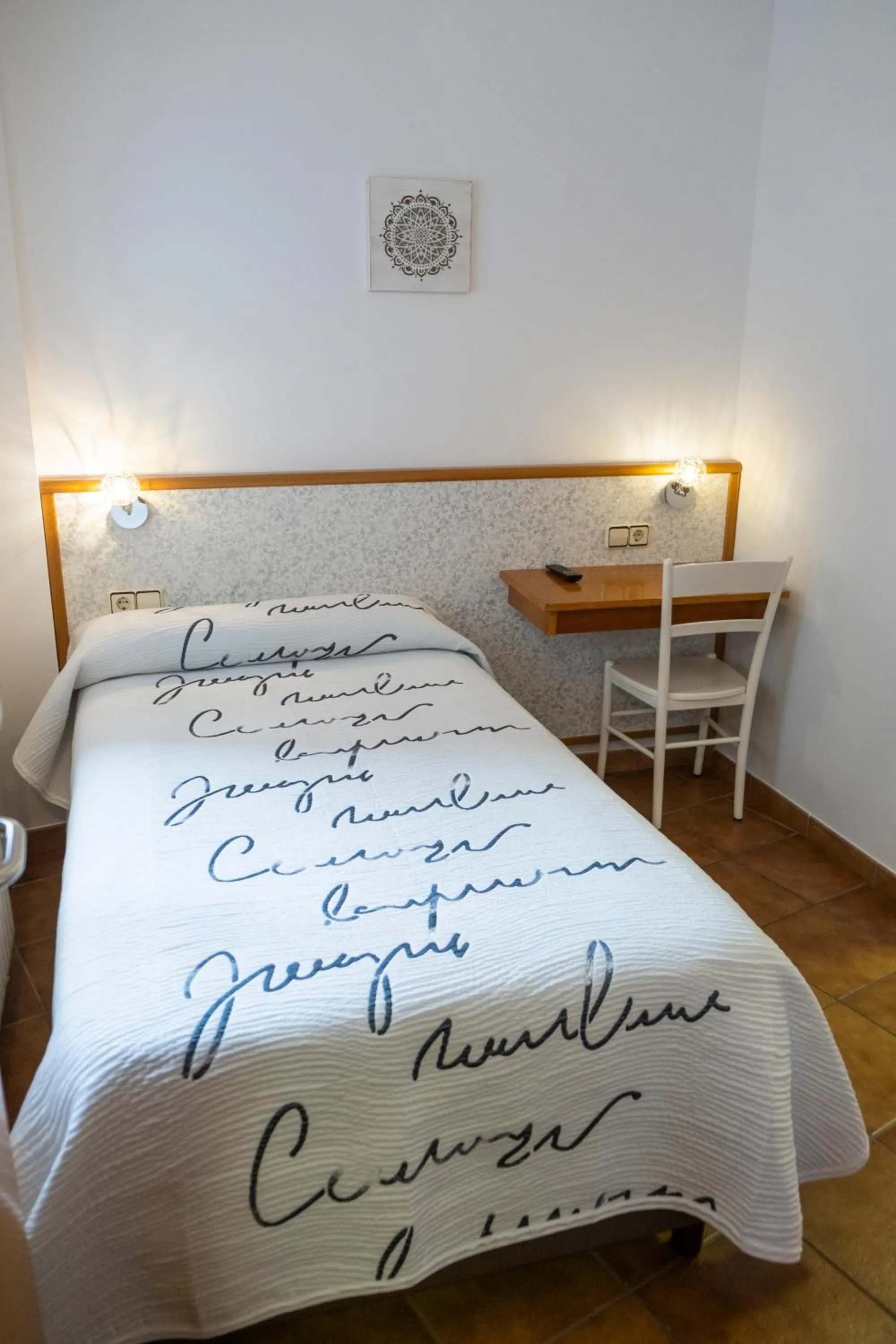 Photo of the whole room, Bed in Brisarte