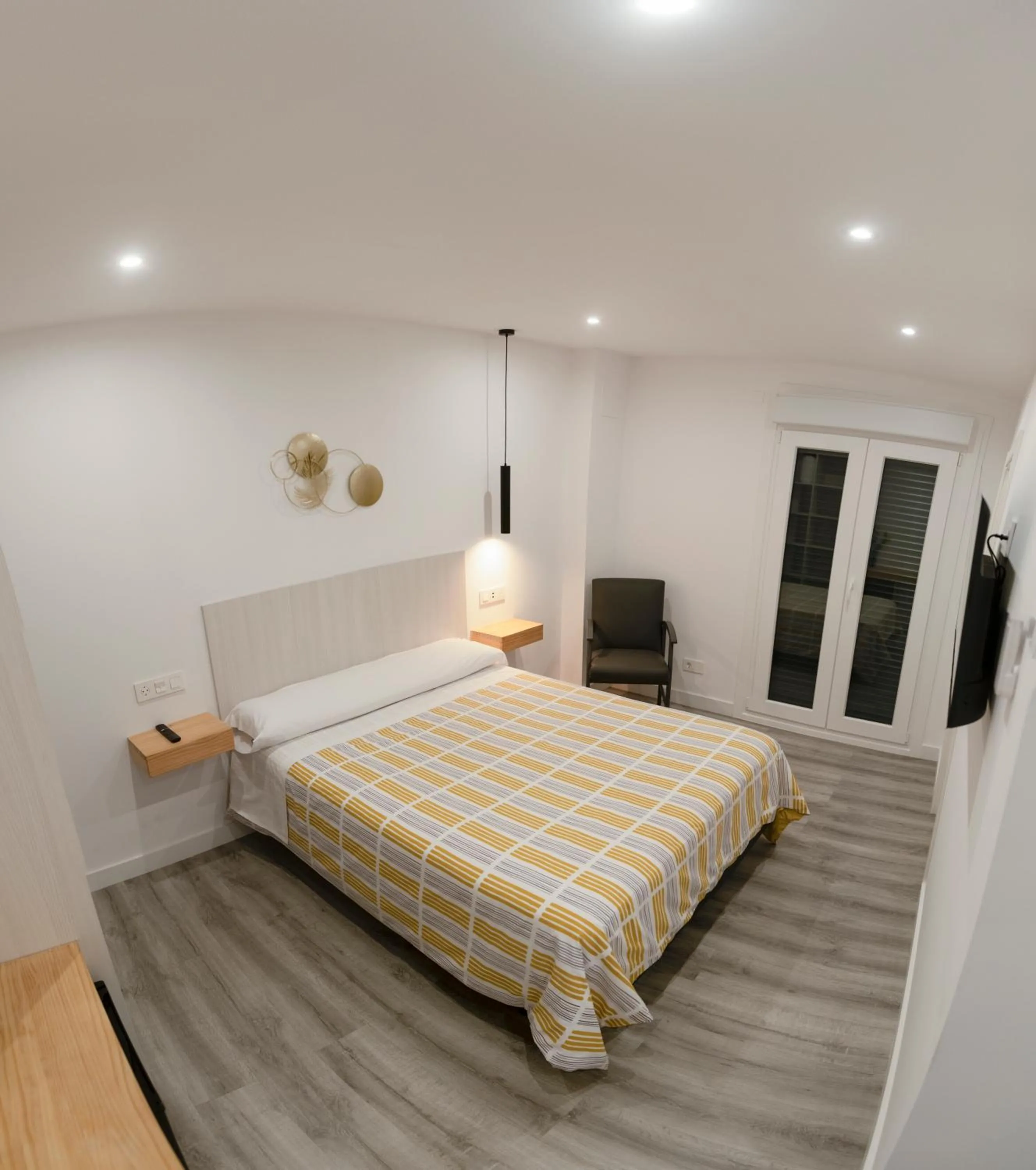 Large Double Room in Brisarte