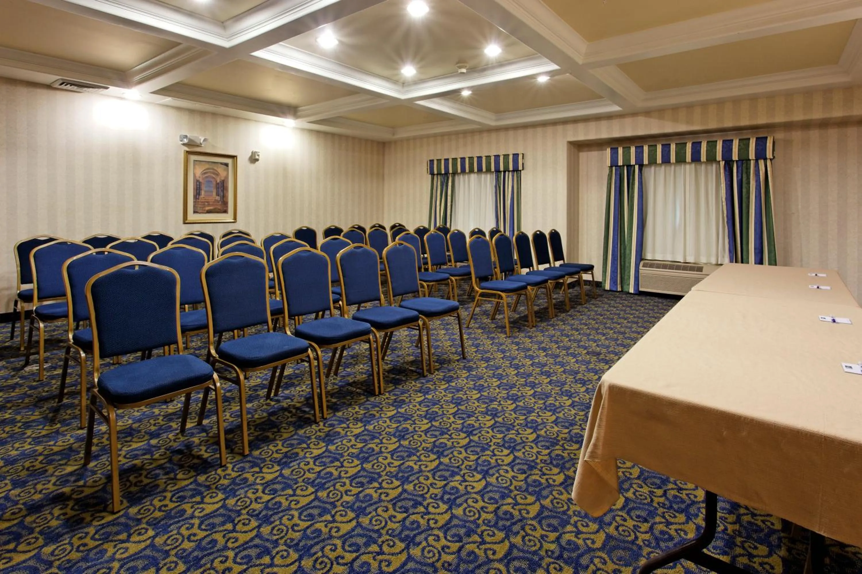 Lobby or reception in Holiday Inn Express San Pablo - Richmond Area by IHG