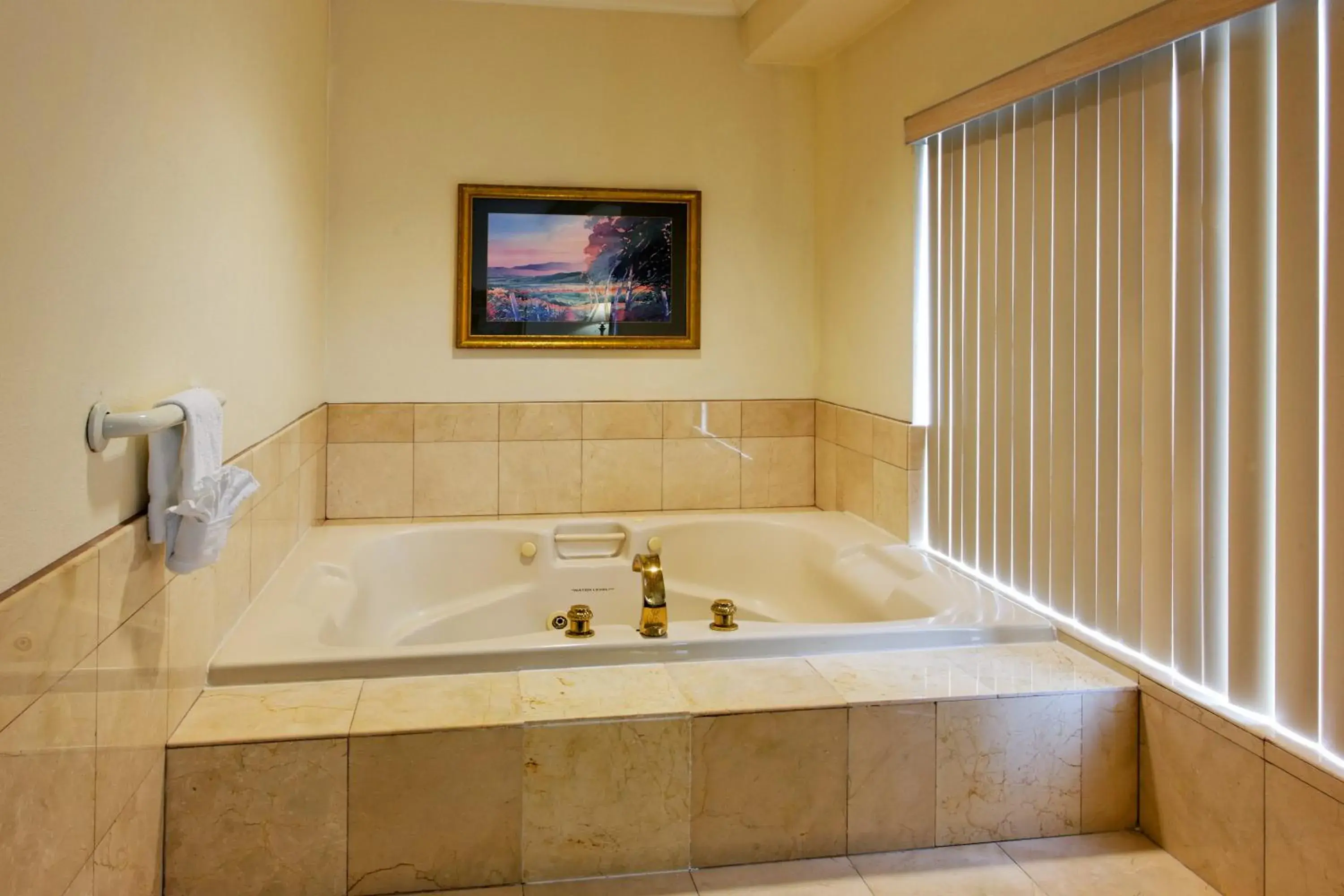 King Suite with Jetted Tub in Holiday Inn Express San Pablo - Richmond Area by IHG King Suite with Jetted Tub in Holiday Inn Express San Pablo - Richmond Area by IHG