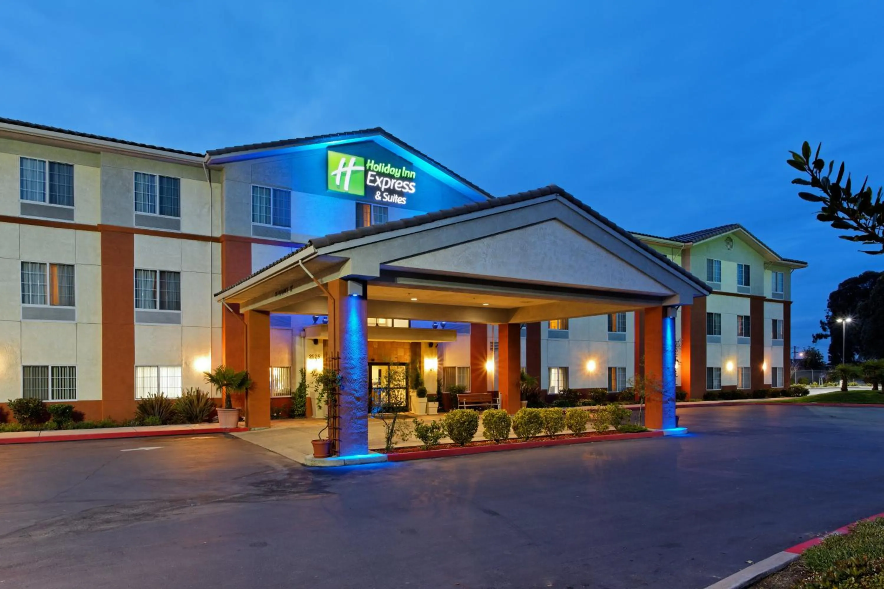 Property building in Holiday Inn Express San Pablo - Richmond Area by IHG