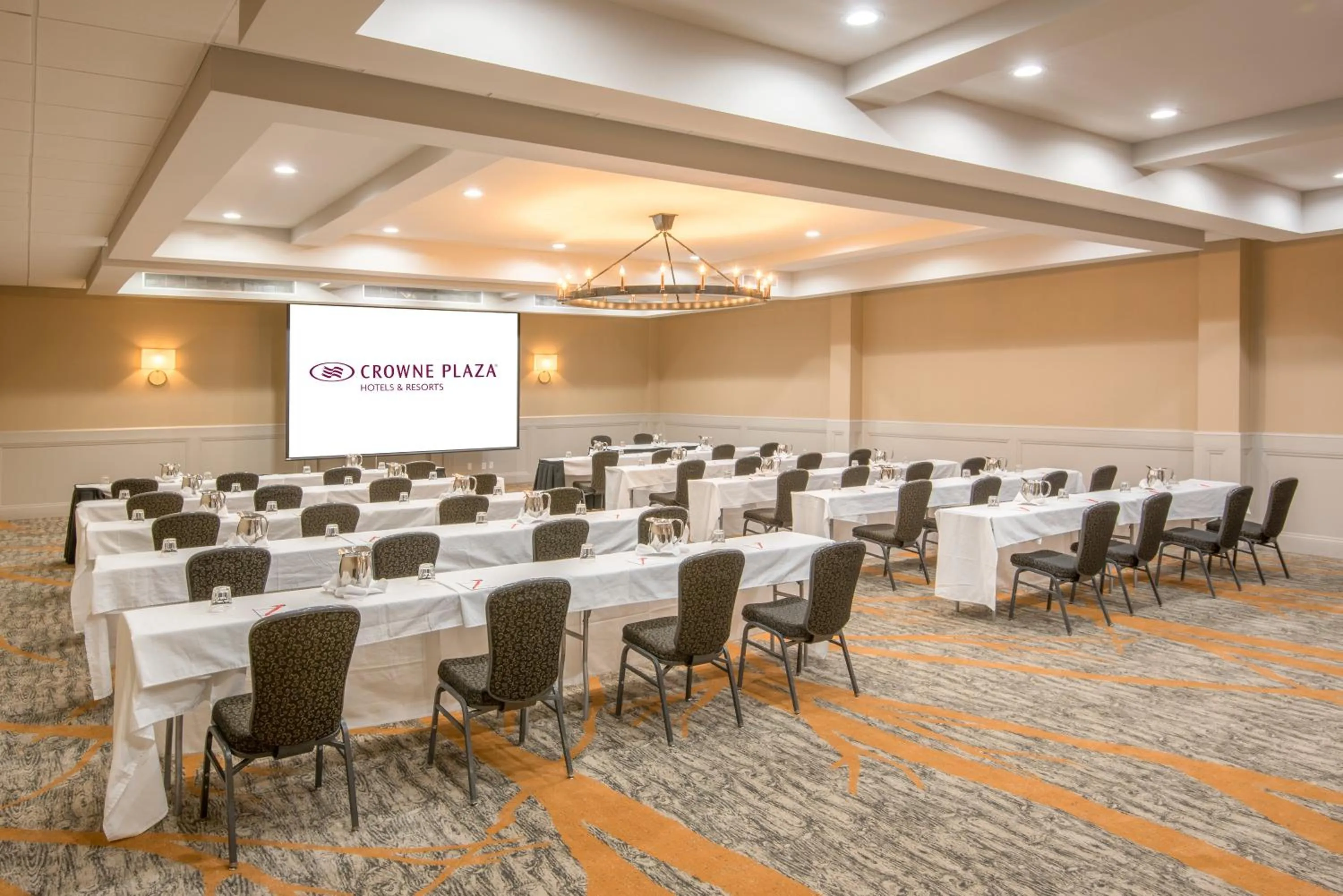 Meeting/conference room in Crowne Plaza Resort Asheville by IHG