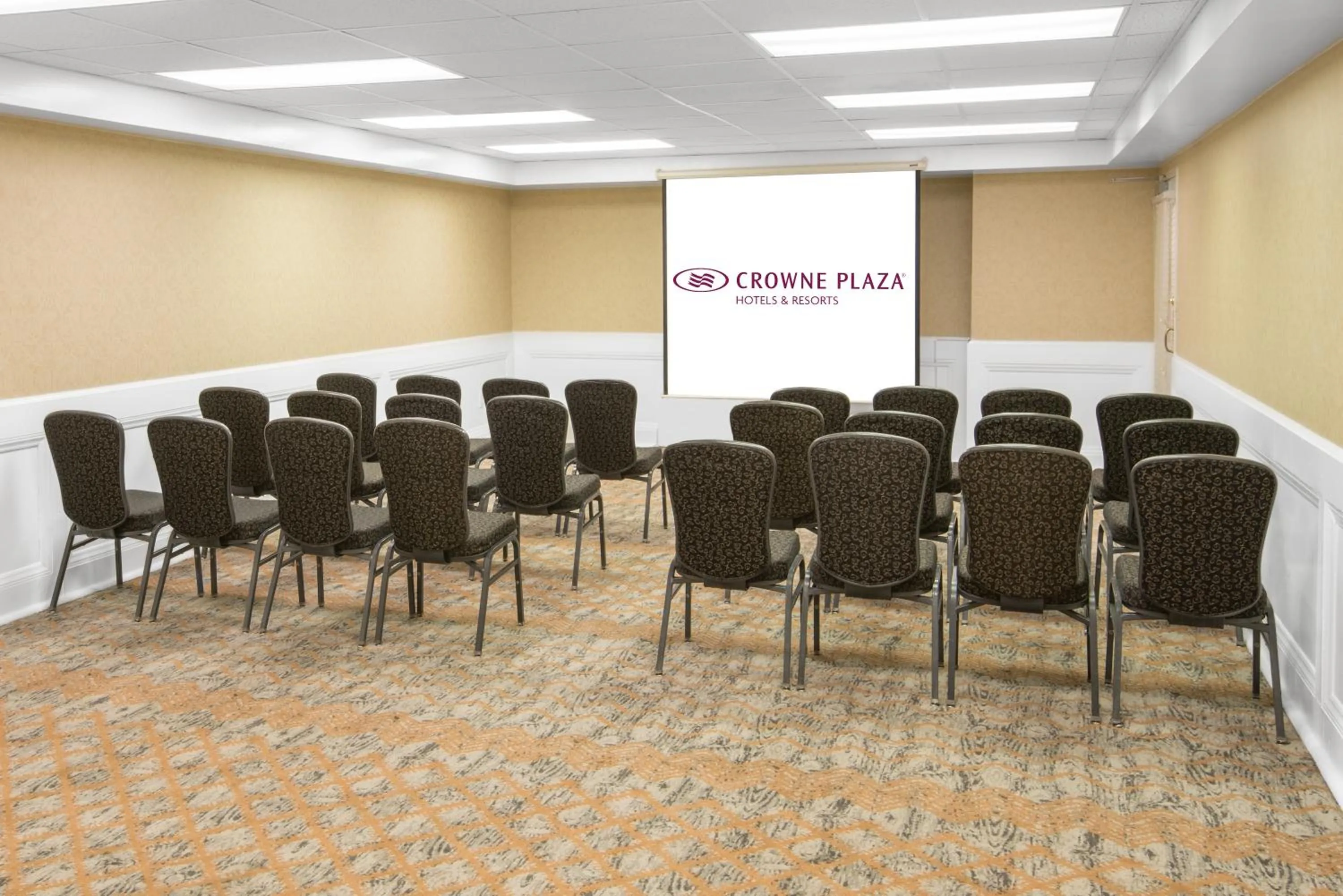 Meeting/conference room in Crowne Plaza Resort Asheville by IHG