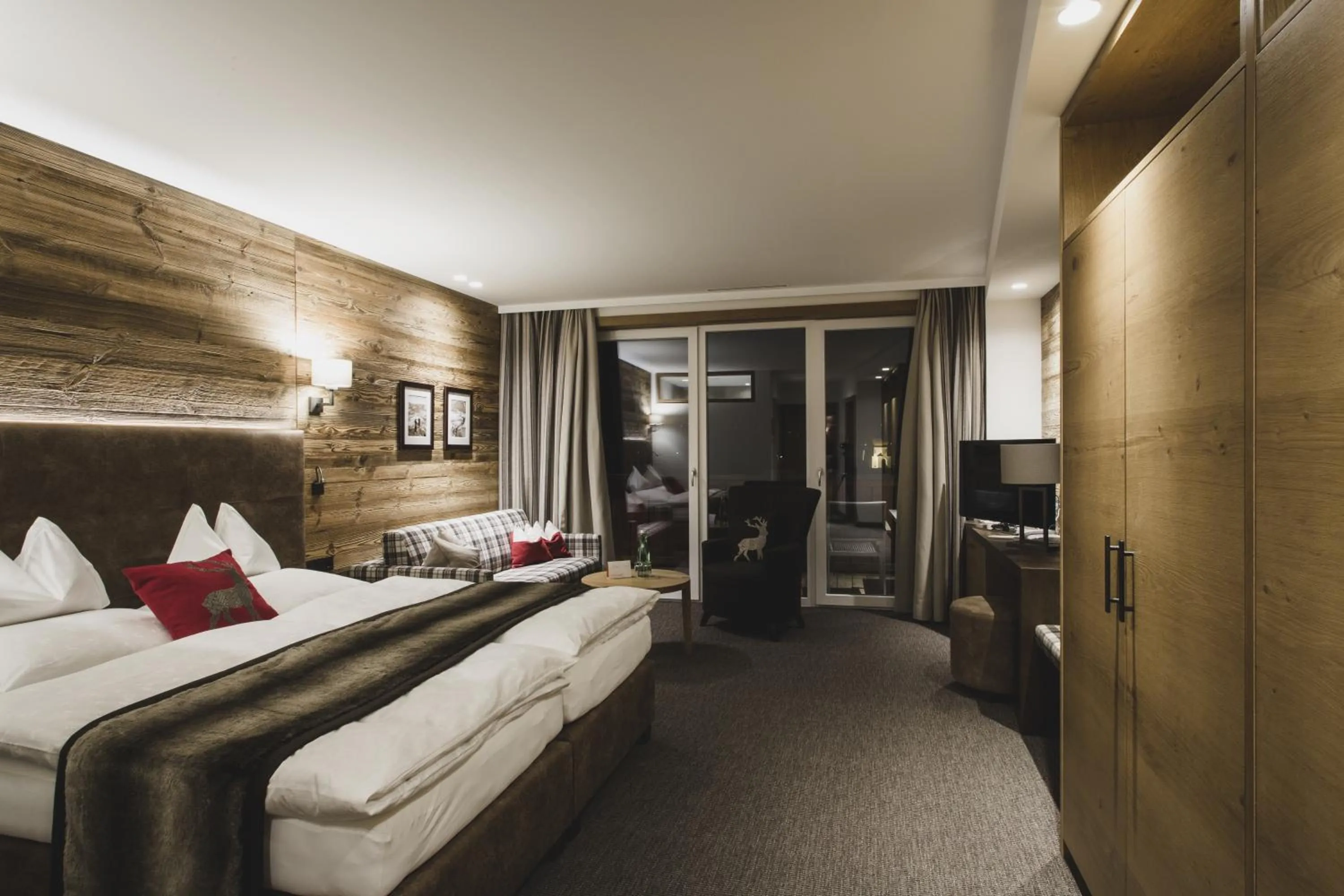 Photo of the whole room, Bed in Hotel Schwarzer Adler - Sport & Spa