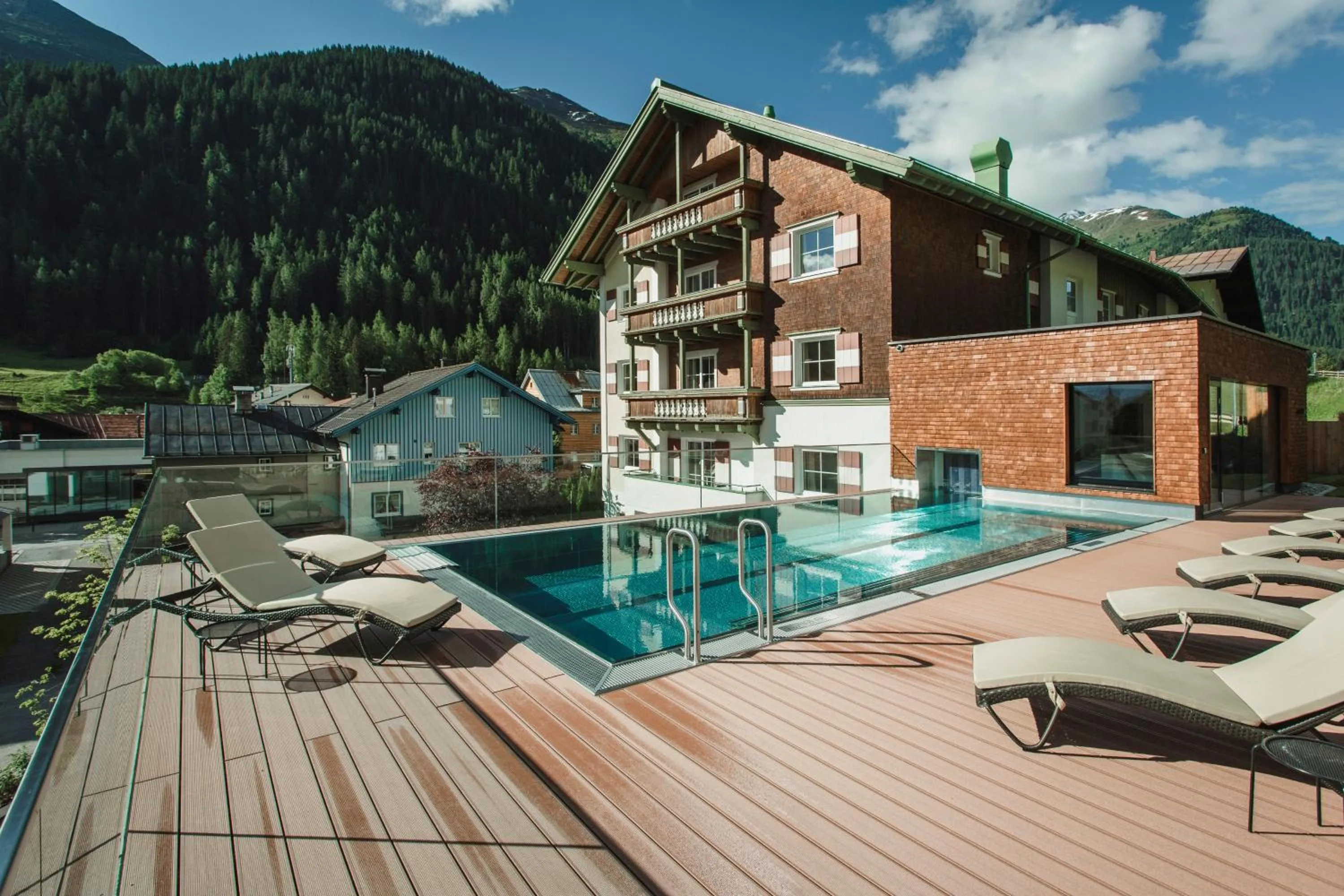 Swimming pool in Hotel Schwarzer Adler - Sport & Spa