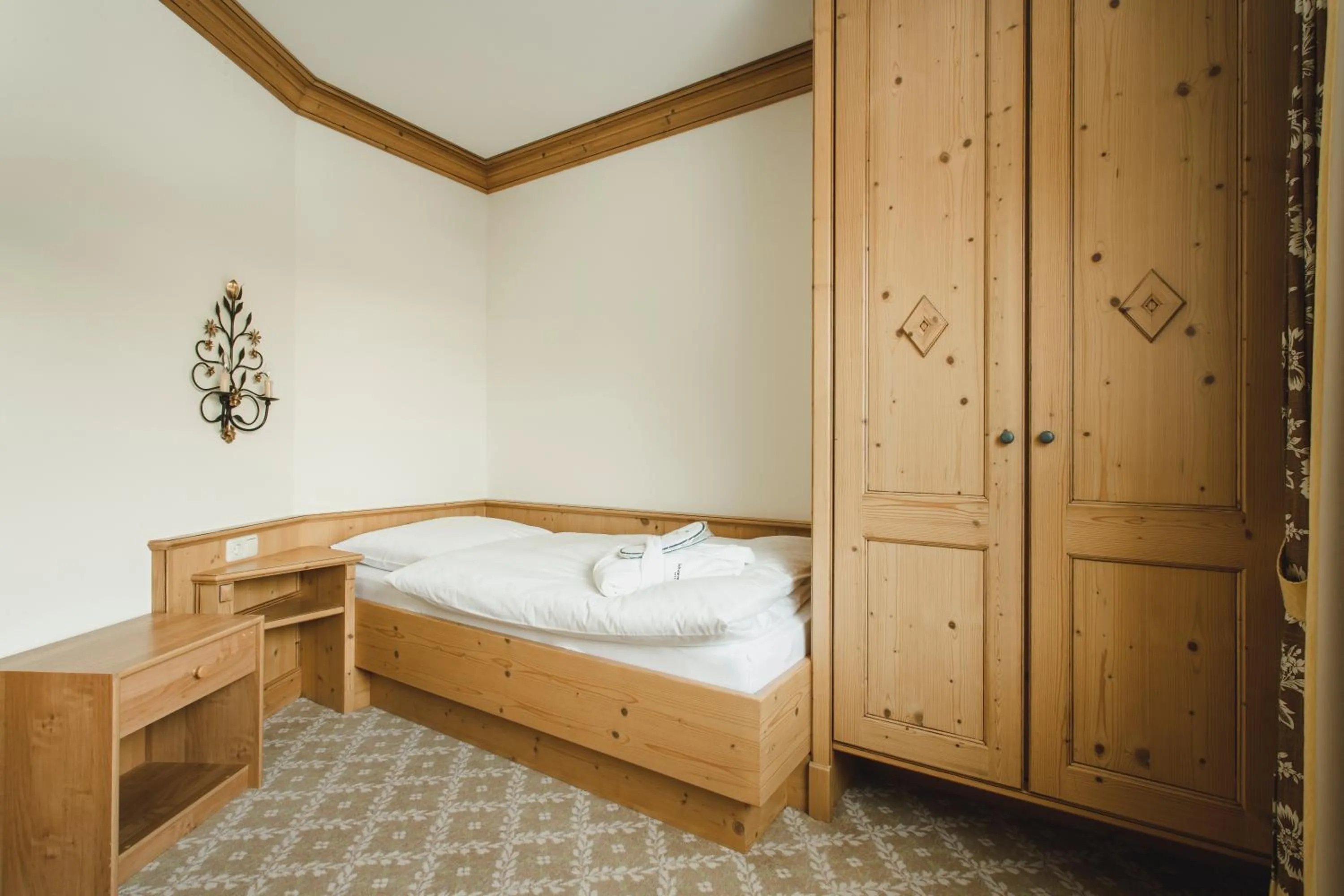 Photo of the whole room, Bed in Hotel Schwarzer Adler - Sport & Spa