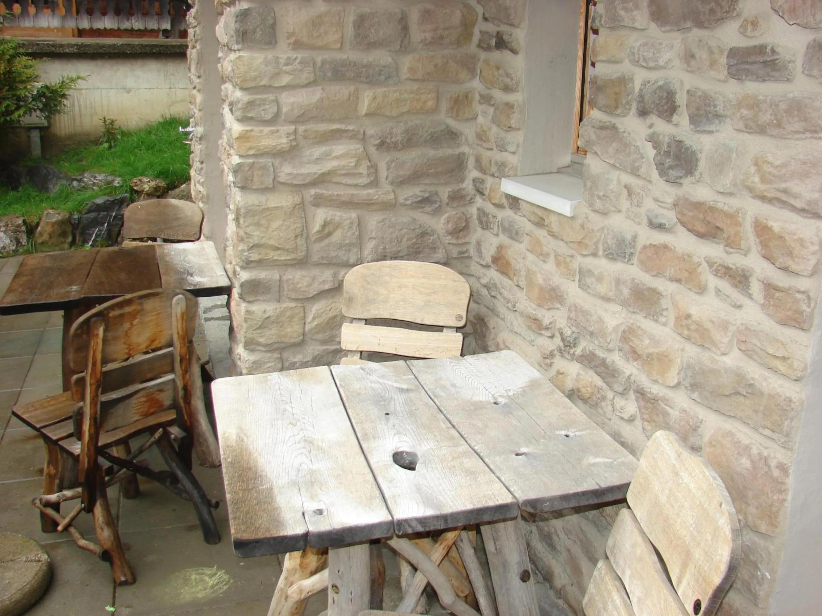 Garden view in Auberge de la poste