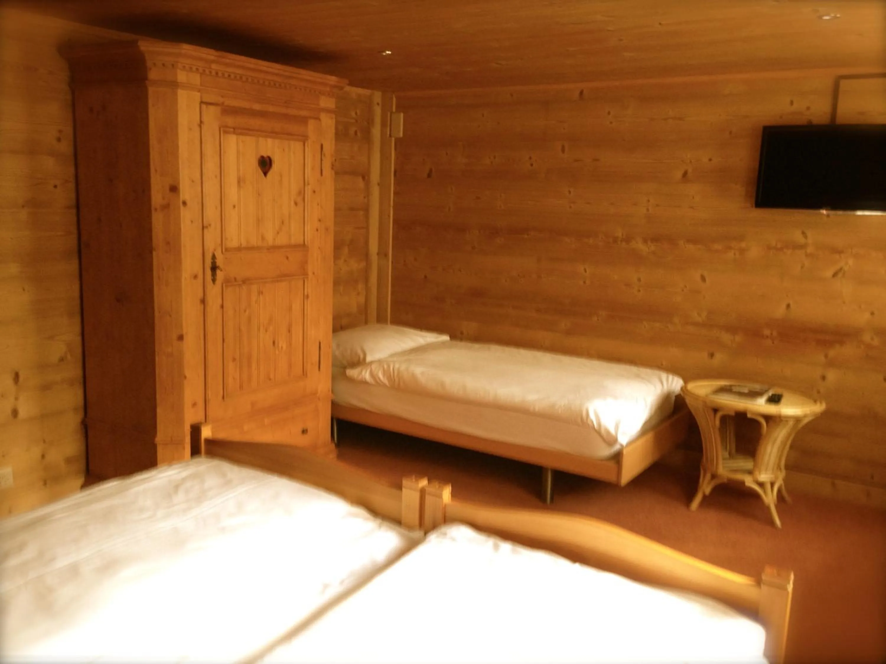 Photo of the whole room, Bed in Auberge de la poste