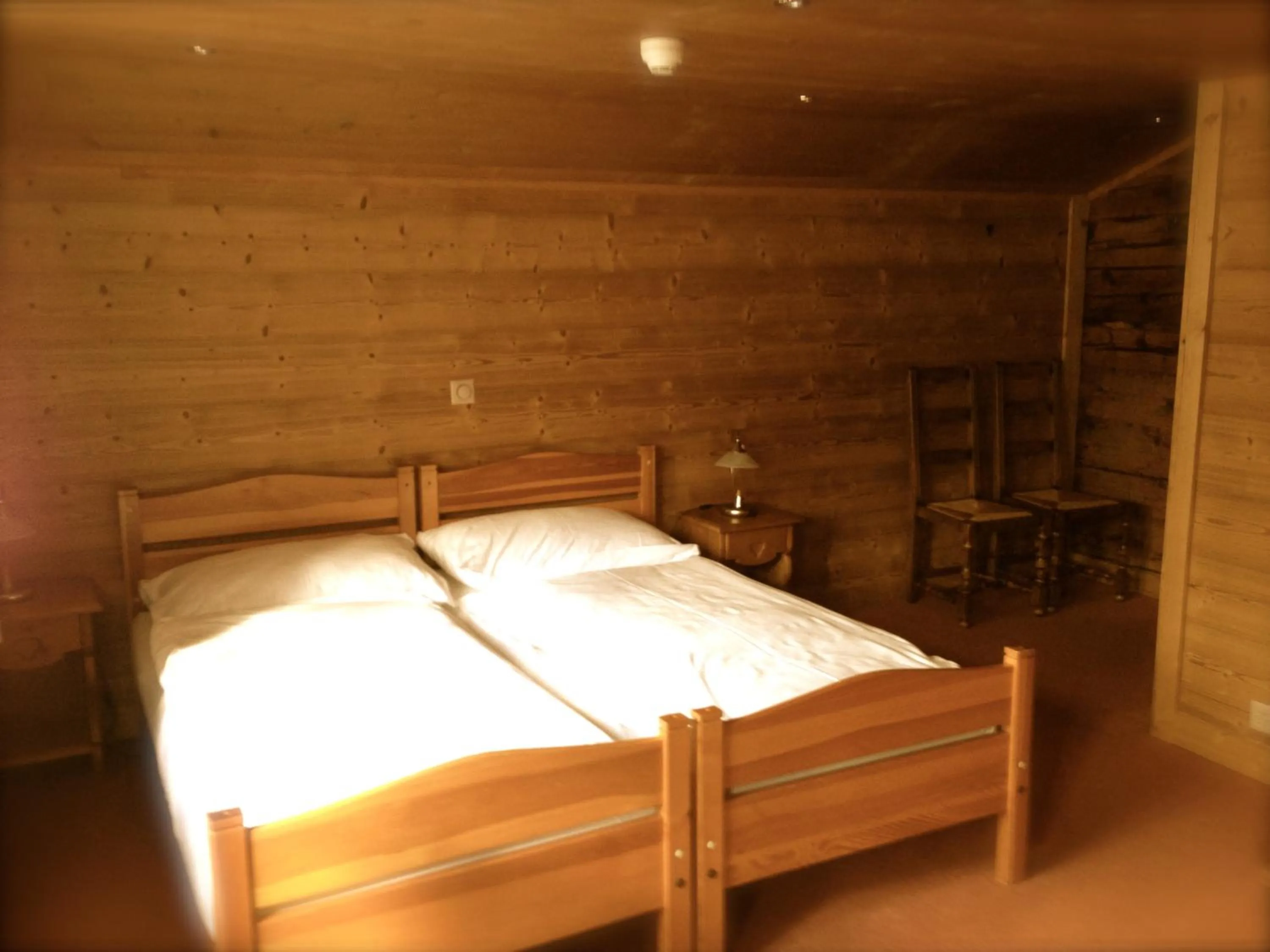 Photo of the whole room, Bed in Auberge de la poste