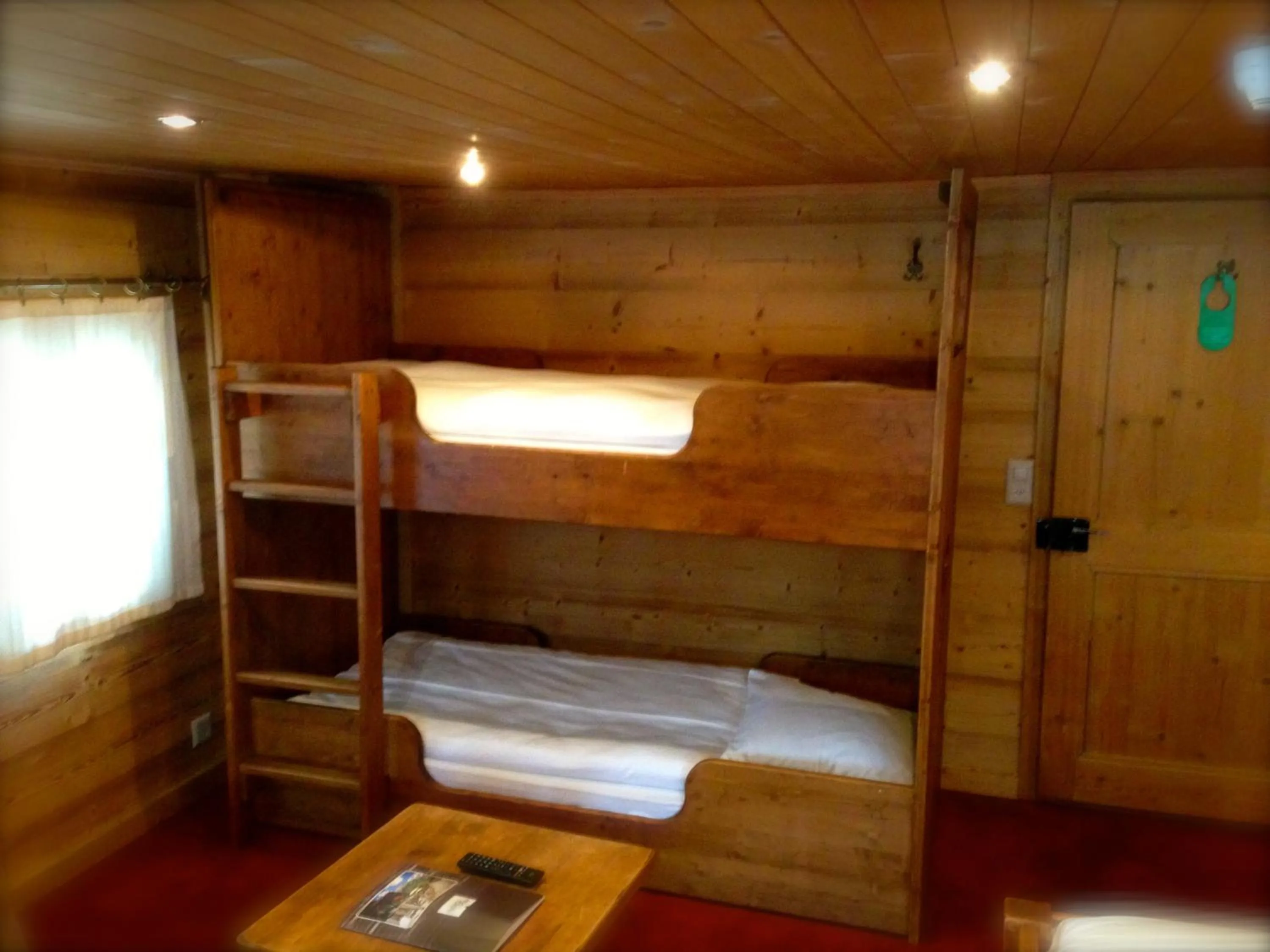 bunk bed, Bed in Auberge de la poste